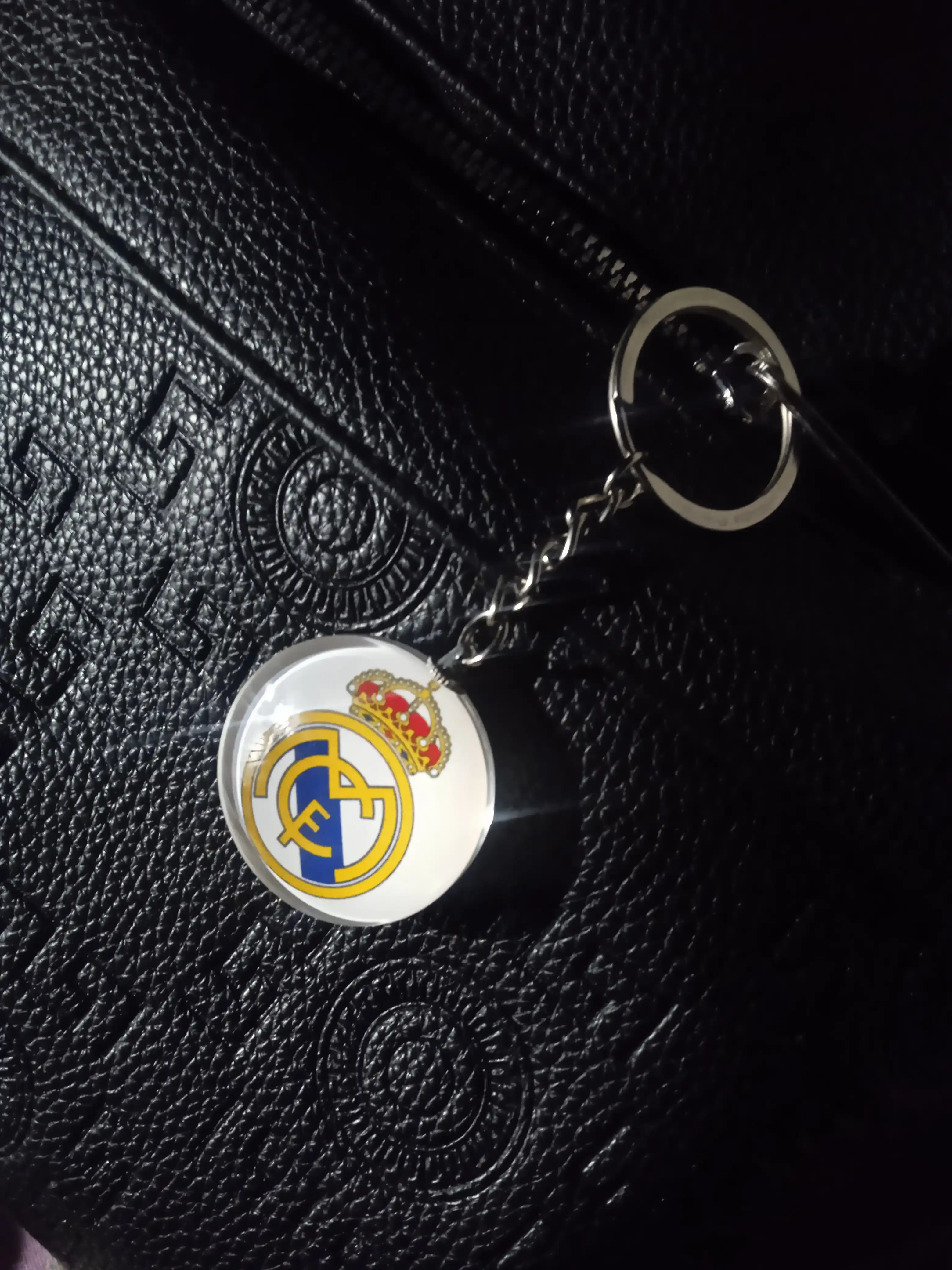 Брелок с изображением футбольных клубов REAL MADRID, BARSA, PSJ, CHELSI, LIVERPUL, MYU