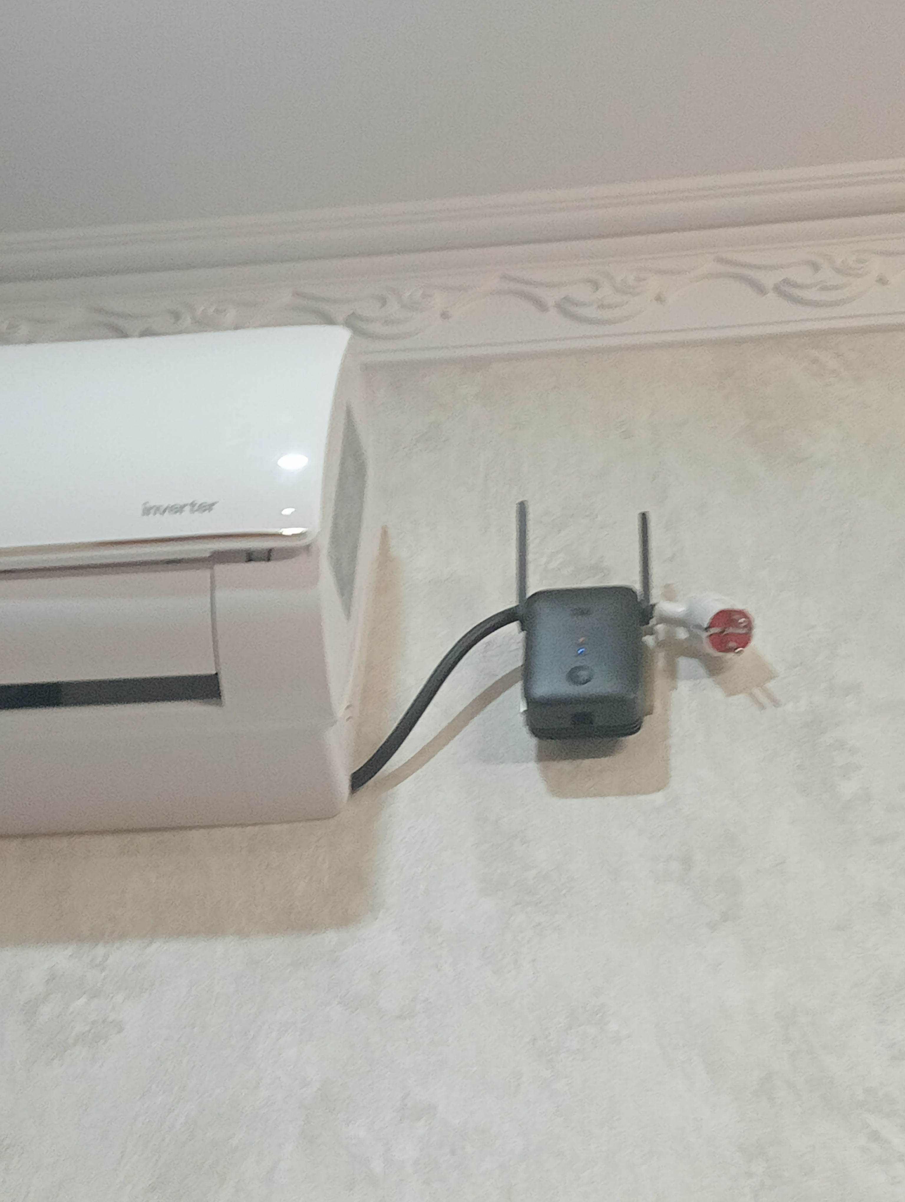 Simsiz Wi-Fi signal kuchaytirgichi Xiaomi Mi Range Extender AC1200, repiter ( GLOBAL )