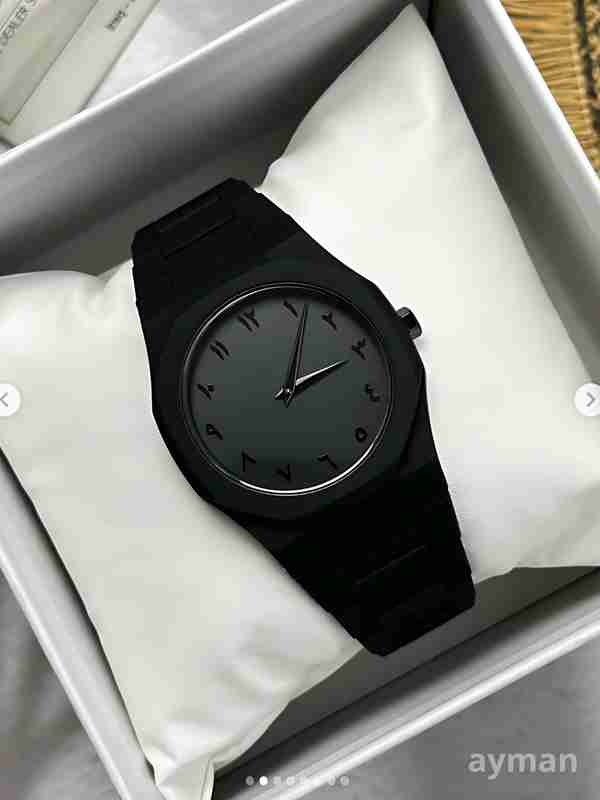 Surat chayqalish bilan tugaydi. Ariana mayo katta kokrak erotik rasm