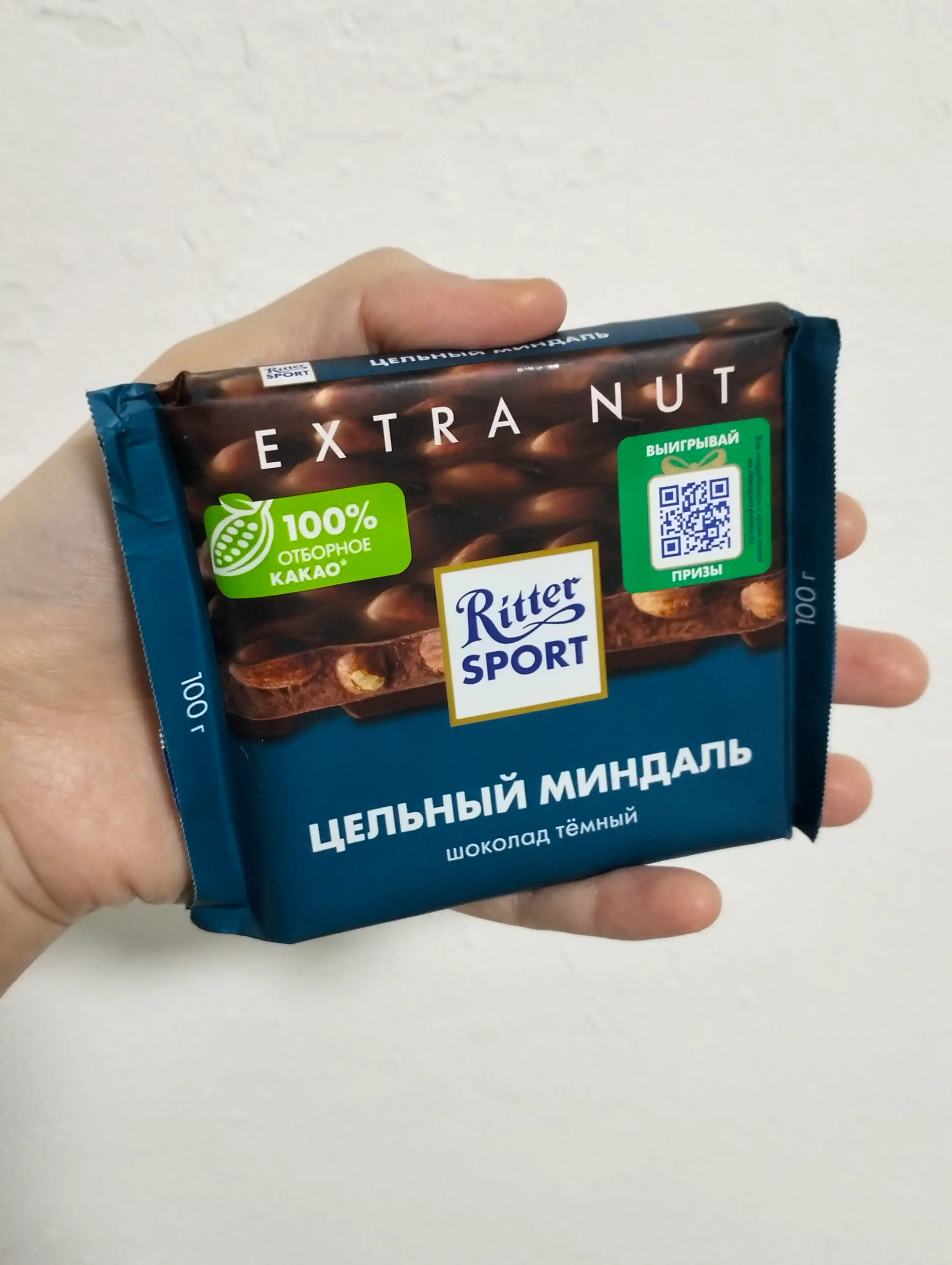 Ritter Sport qora shokolad, butun bodom bilan, 100 g