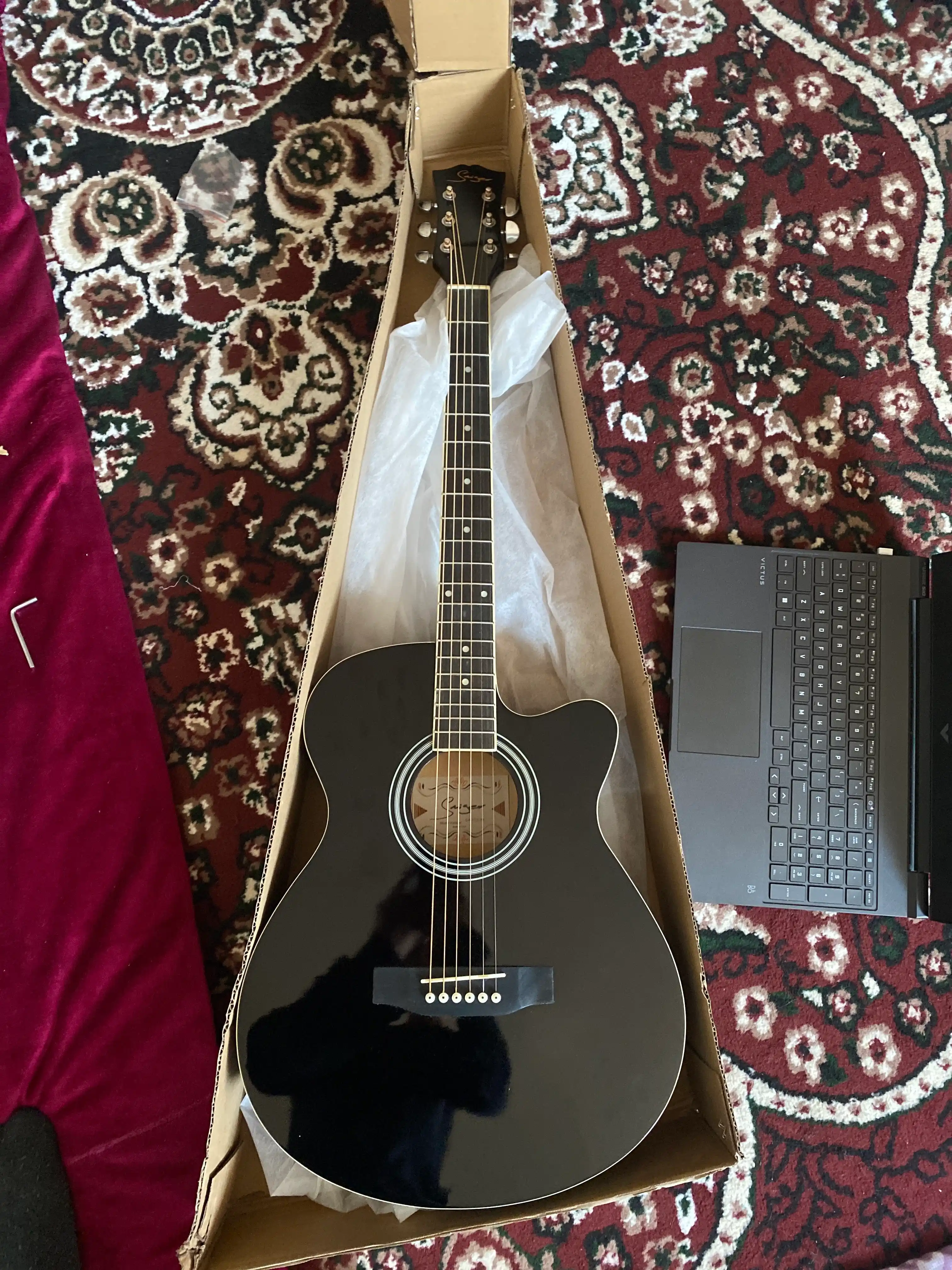 Аkustik gitara Smiger, qora rangi, o'lchami 40 +chexol + 2 media. Ga-H15 sku