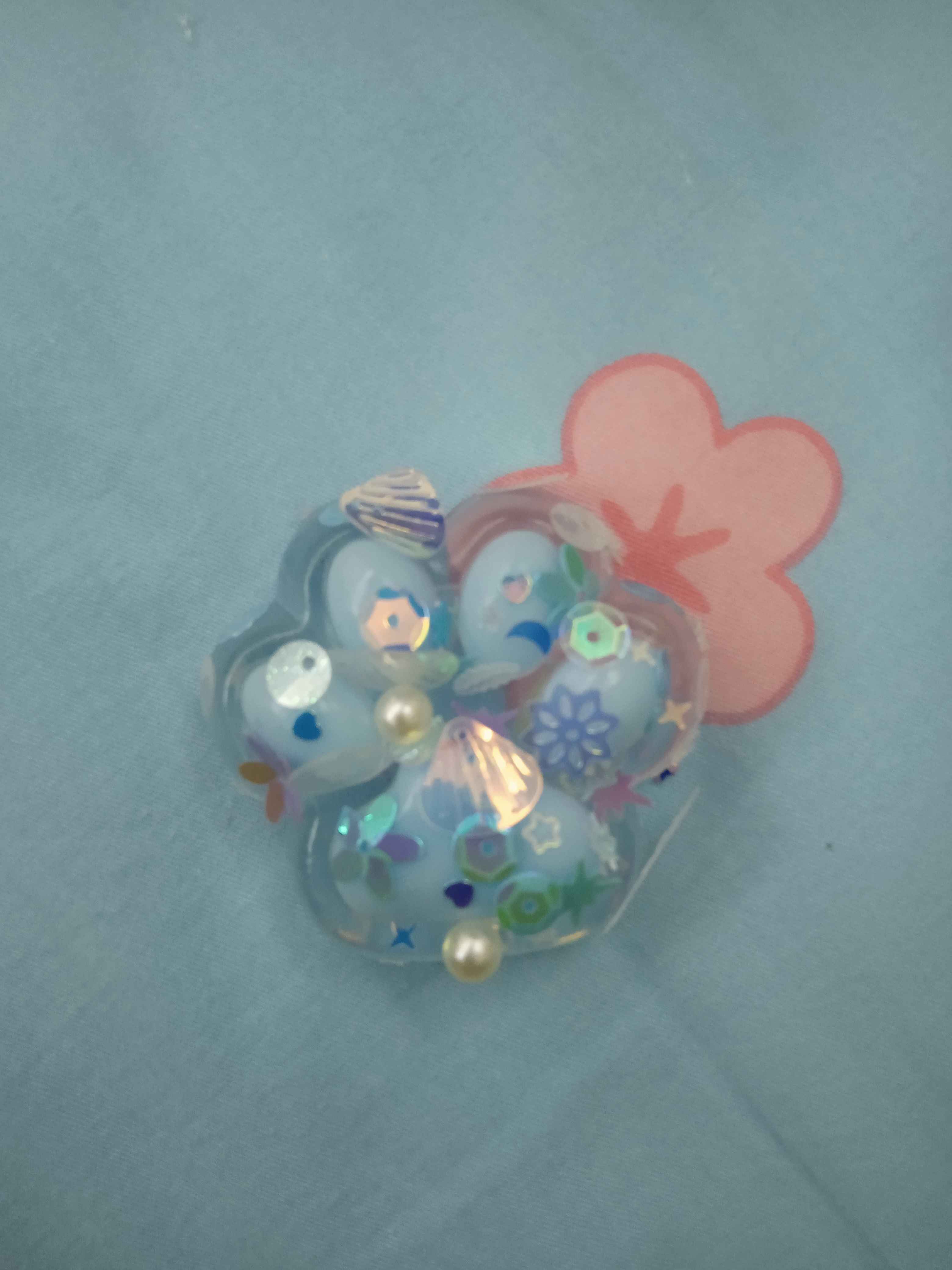 Men uni qalin oyinchoq bilan mushuk va anusda katta istayman