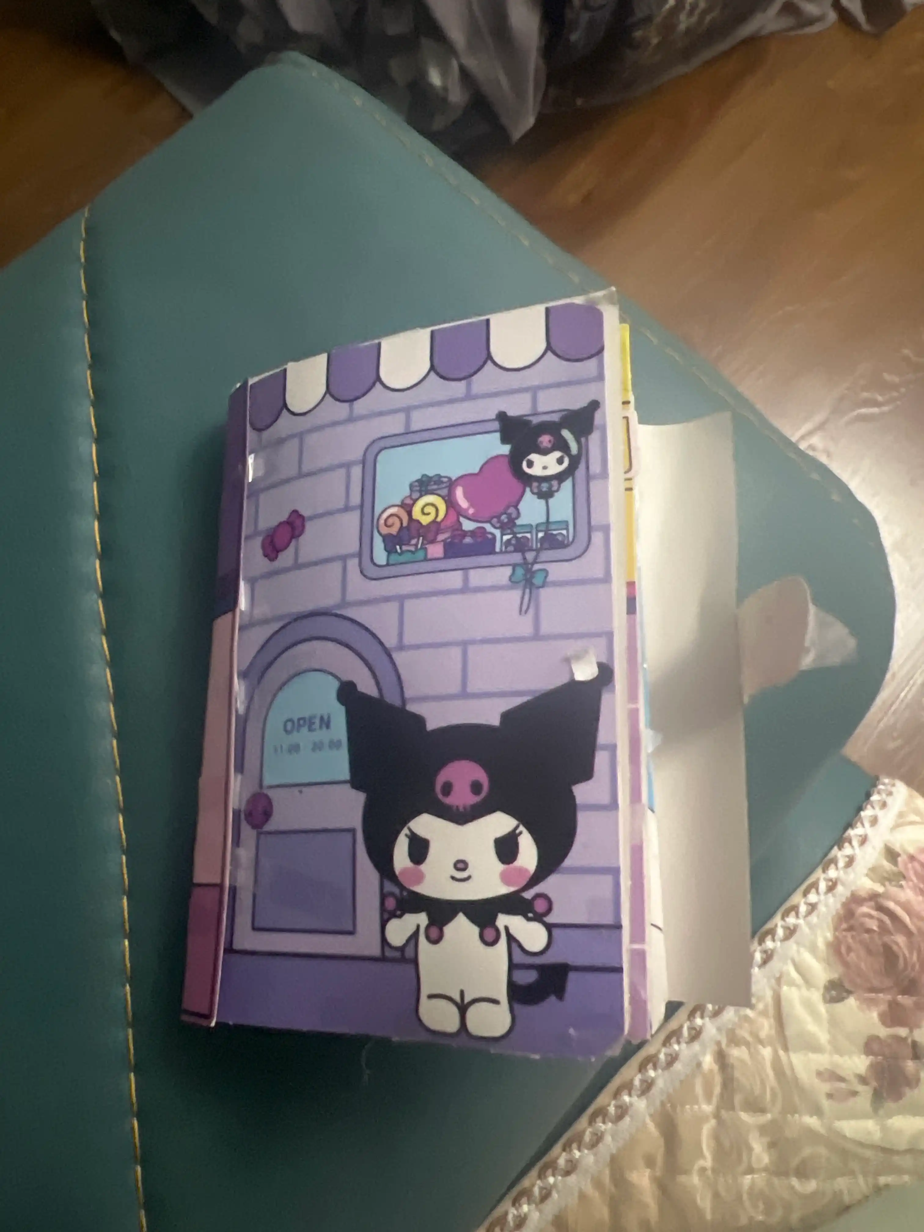 Kuromi и My Melody, книжка-игрушка, кукольный домик из бумаги, стикербук с наклейками