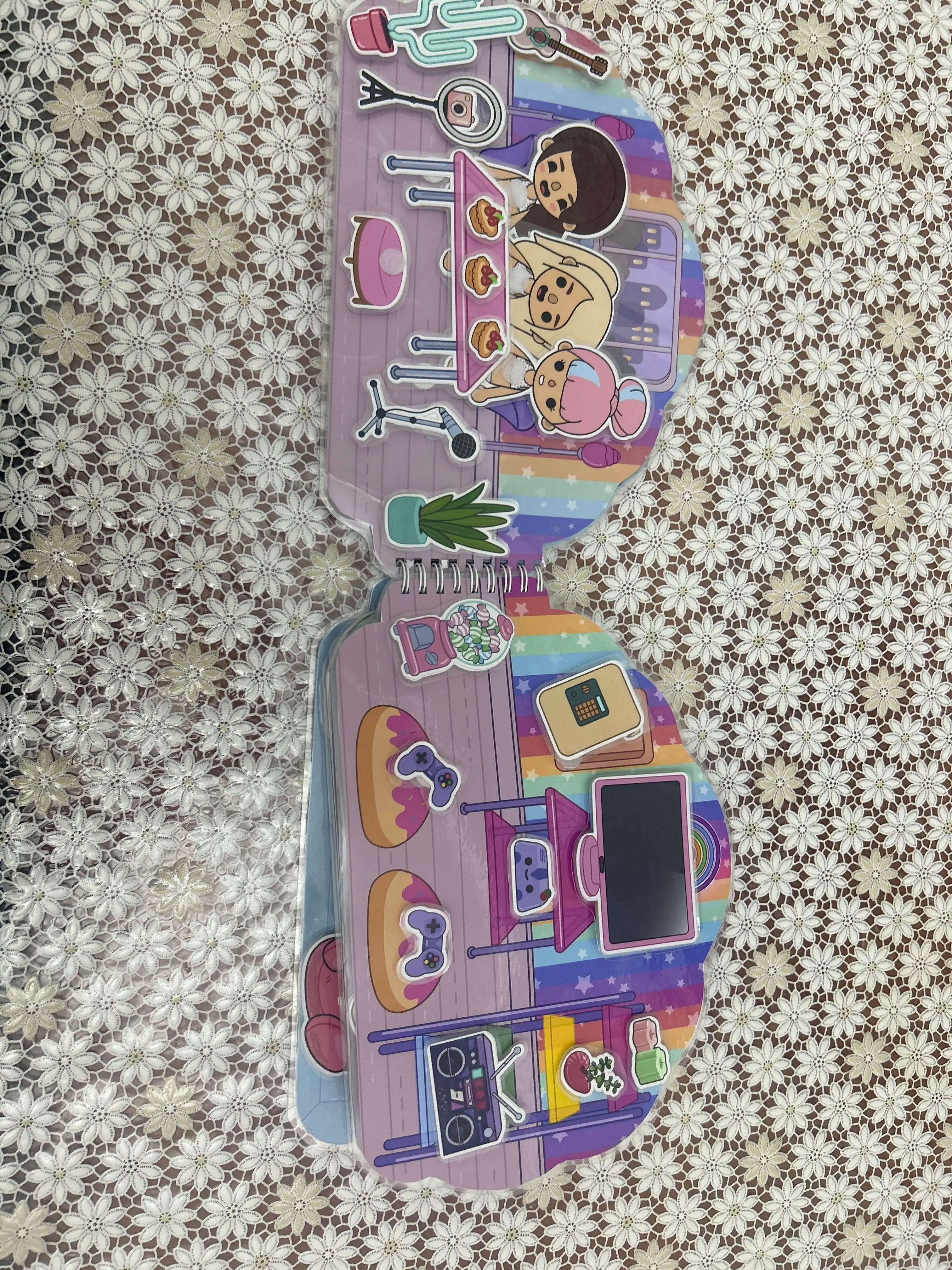 Yopishqoq kitob, stikerlar, barbi, modachi, toka-boka, avatar, labubu