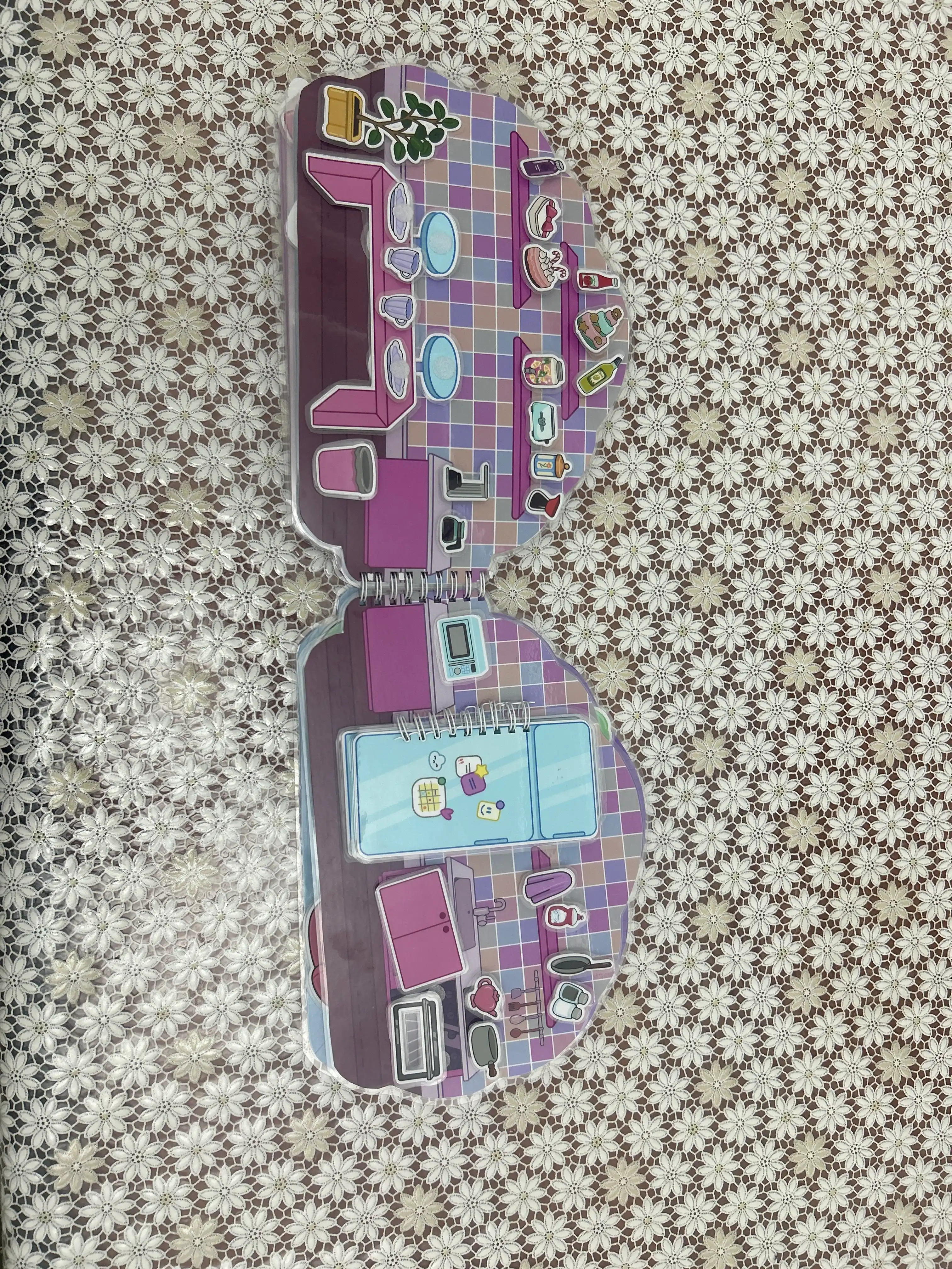 Yopishqoq kitob, stikerlar, barbi, modachi, toka-boka, avatar, labubu
