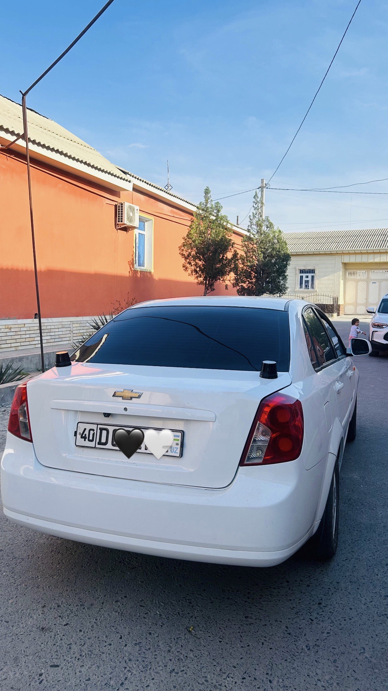 Universal operativ antenna, barcha turdagi avtomashinalar uchun