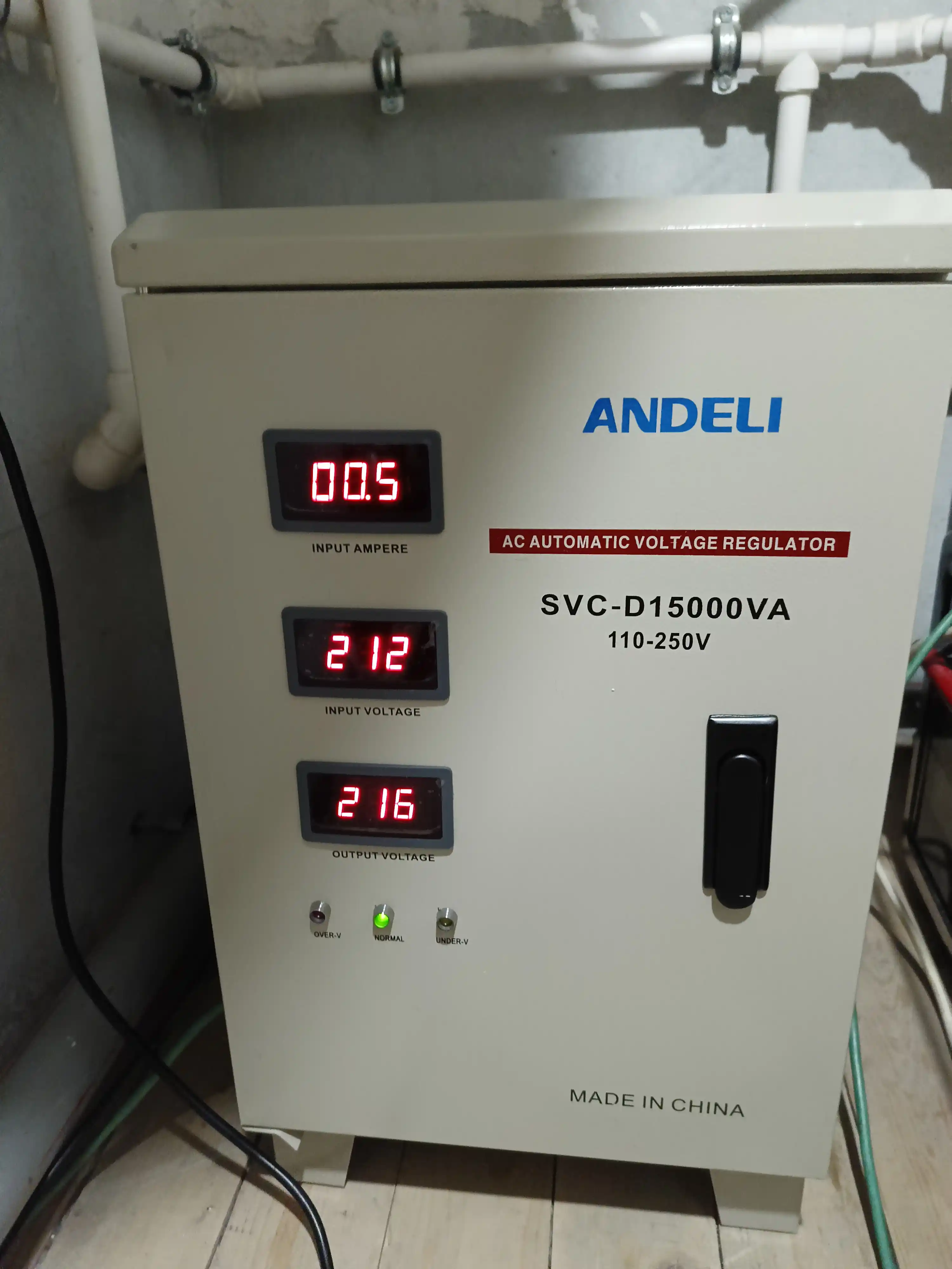 Avtomatik voltaj stabilizatori Andeli SVC-D 15000VA, 15 kW, 220 volt