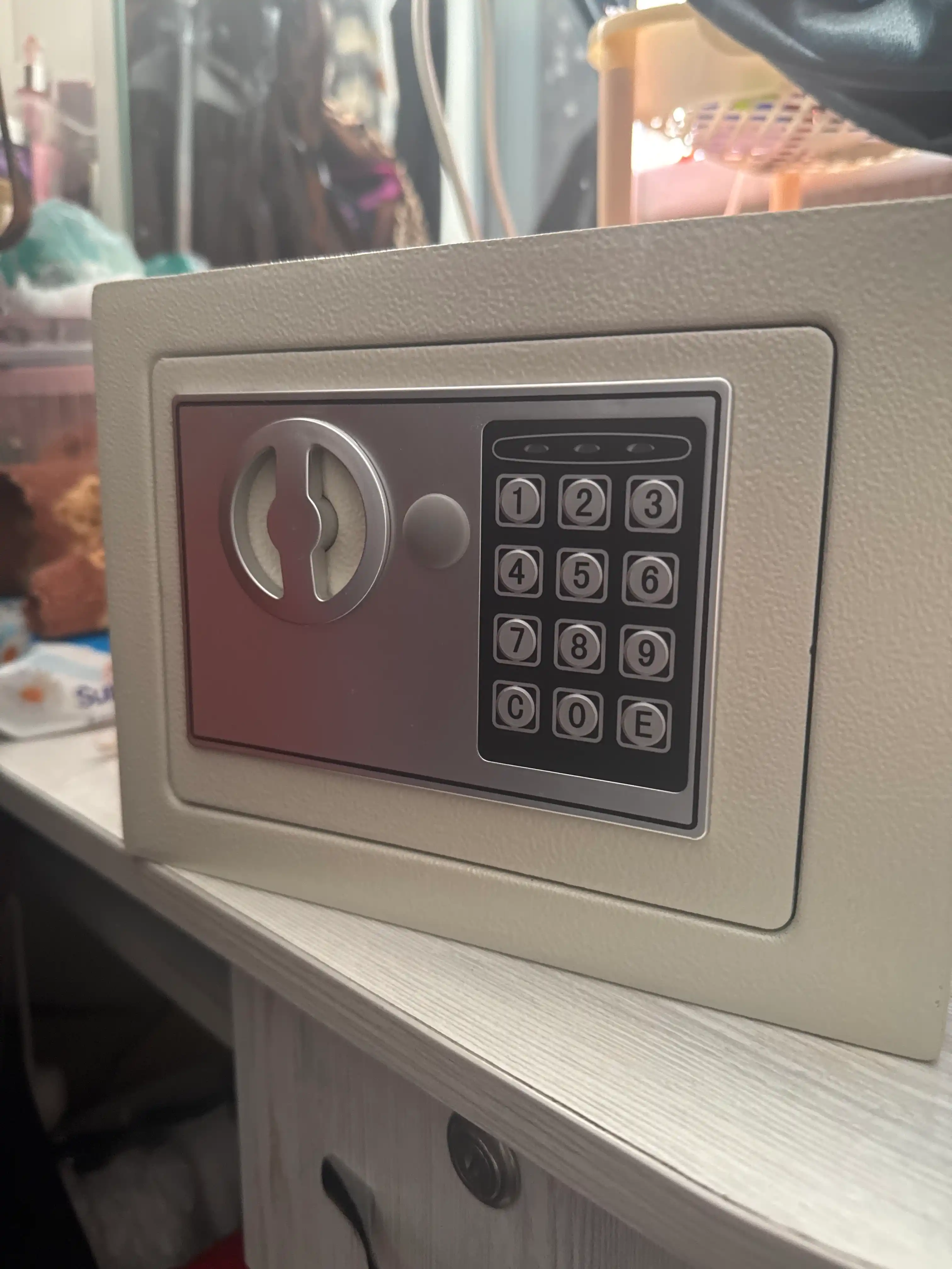 Uy va ofis uchun mini elektron seyf. Kalitli va parol o'rnatsa bo'ladi, 17x23x17 sm