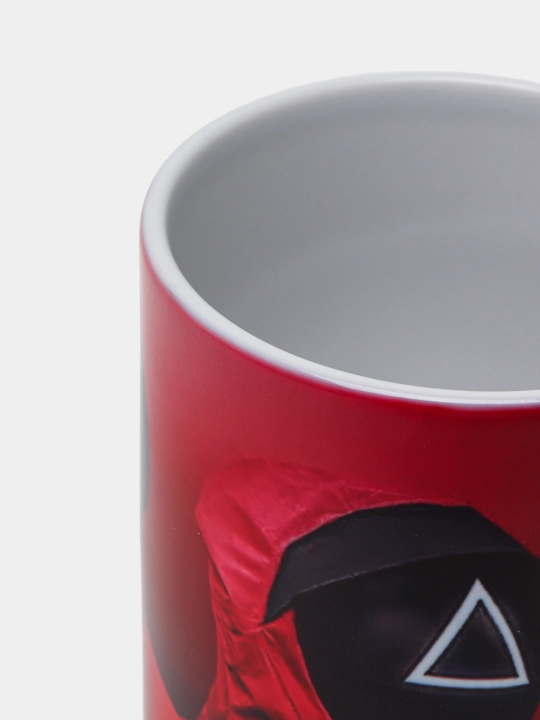 Sovg'a uchun krujkalar "Kalmar O'yini" qahramonlari bilan, 330 ml