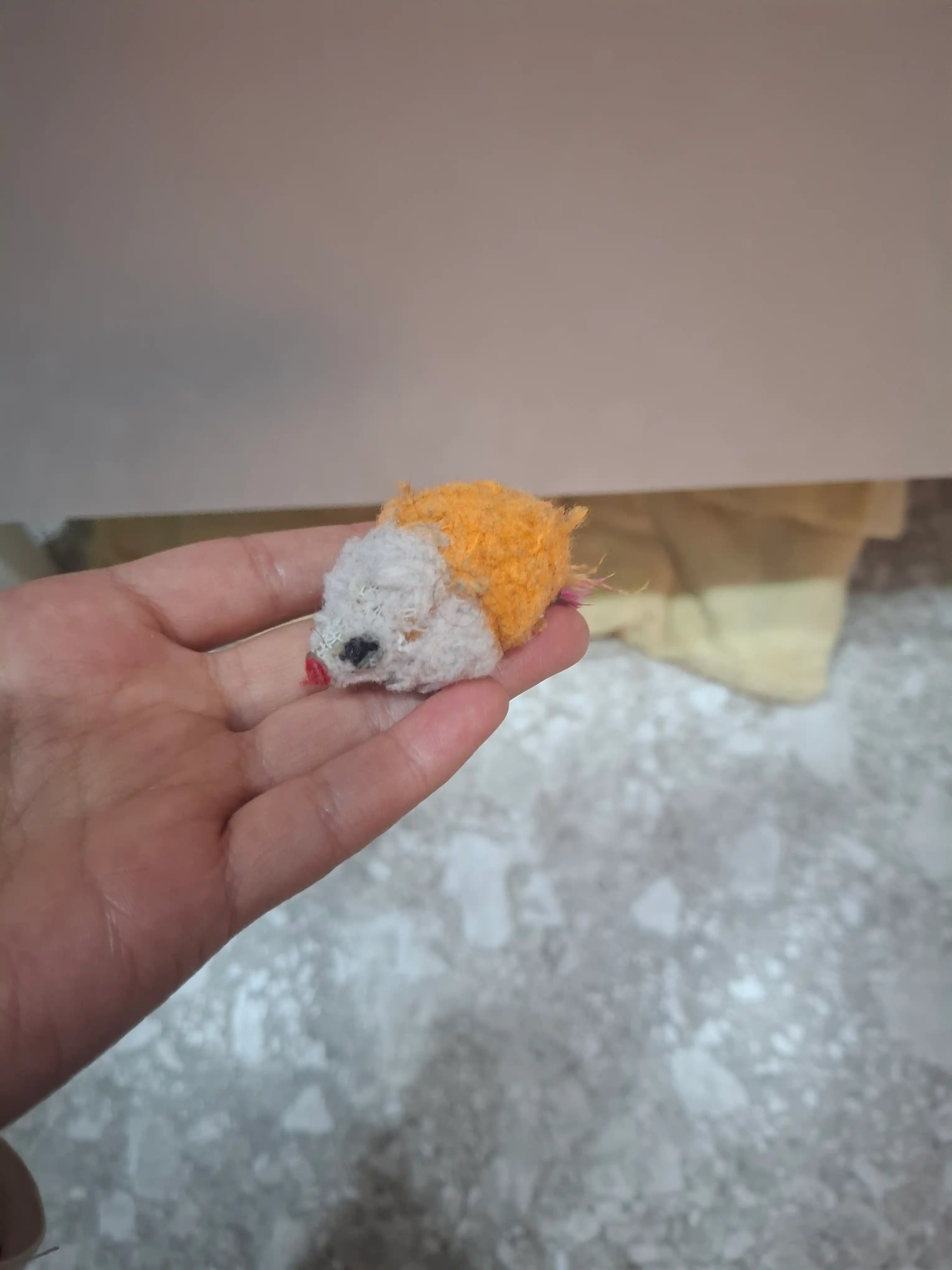 Игрушка для кошек и котят мышка с перьями и бубенчиком