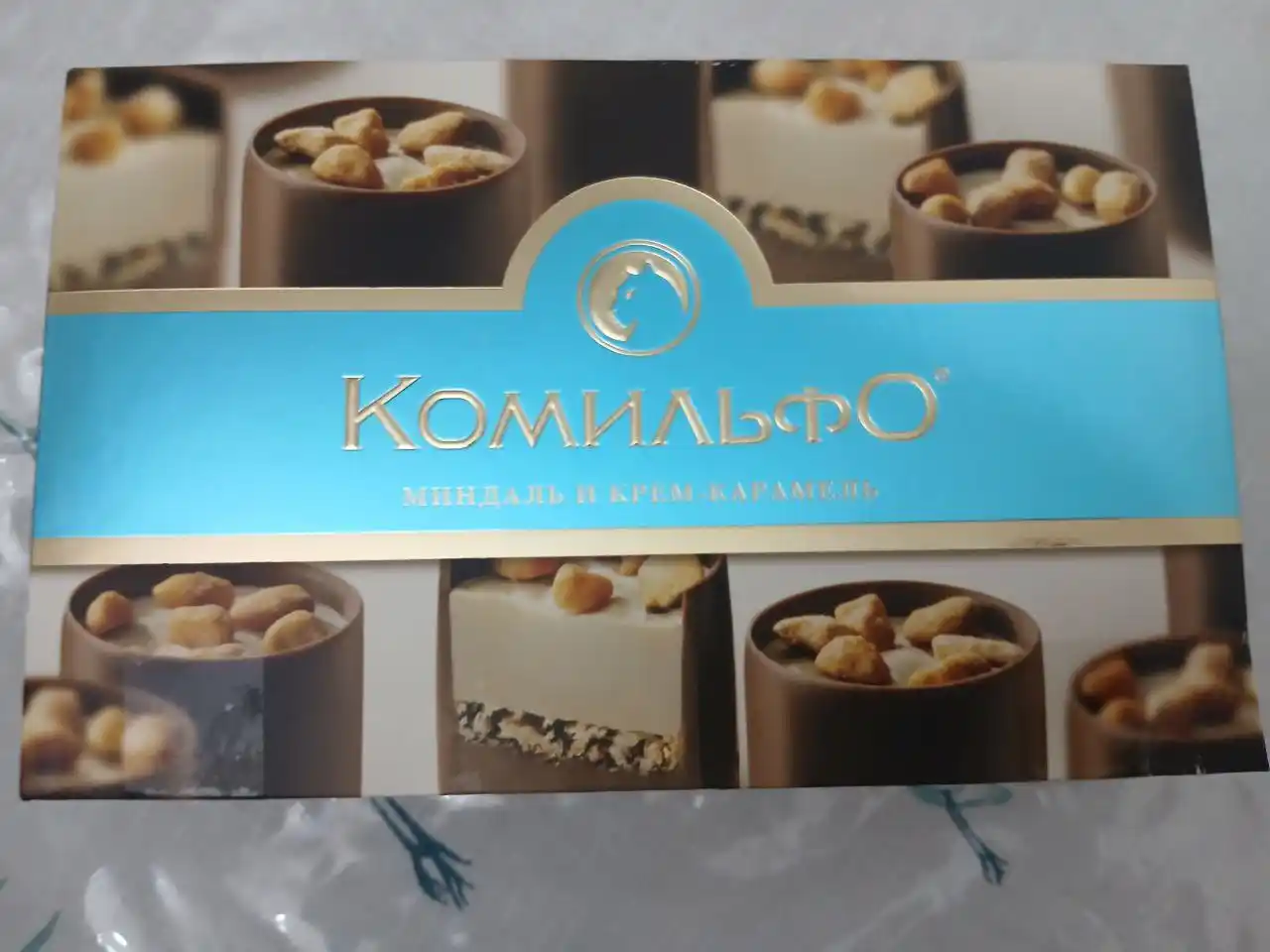 Comilfo konfetlari, "Pista", ikki qatlamli pistali nachinka bilan shokolad, 116g