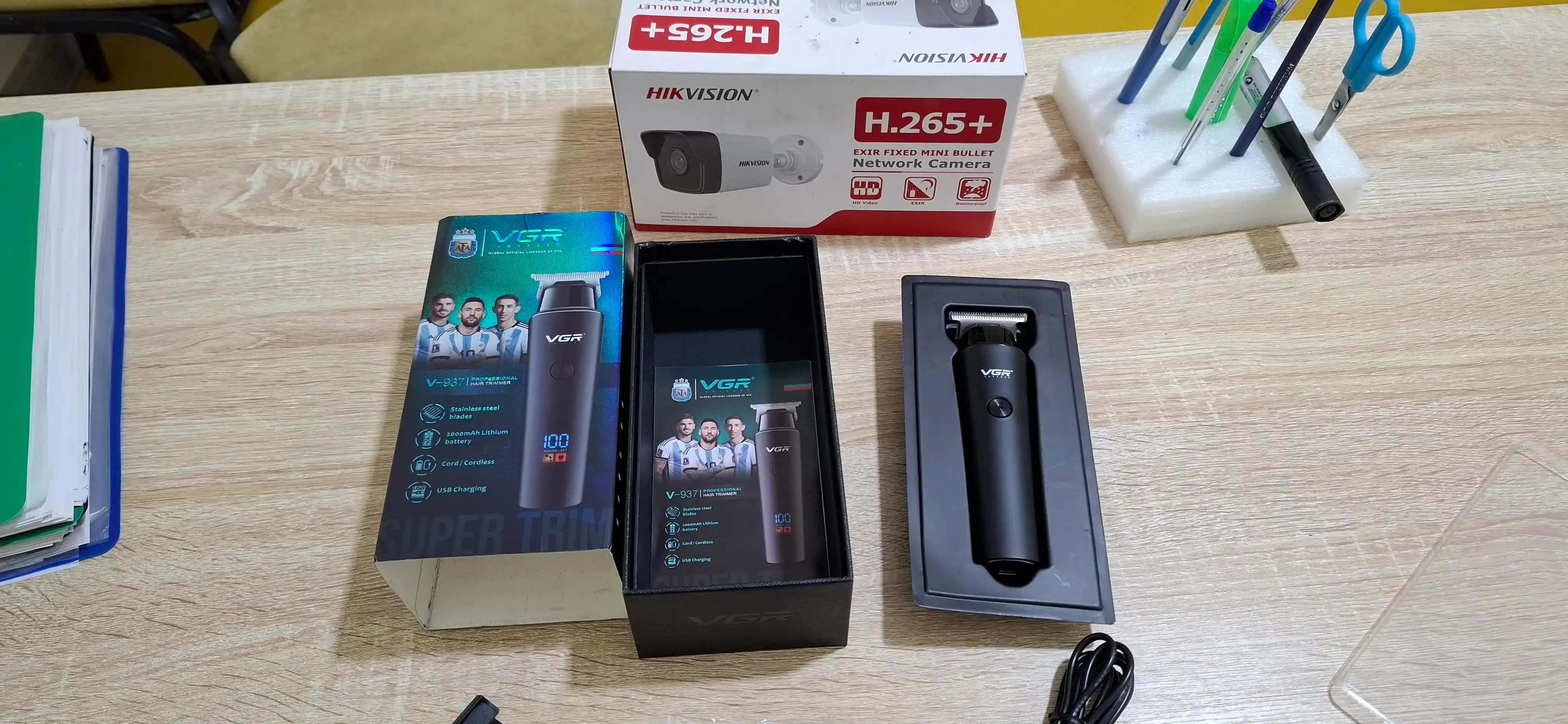 Professional simsiz soch va soqol olish kesish mashinkasi trimmer VGR V-937, LCD displeyli