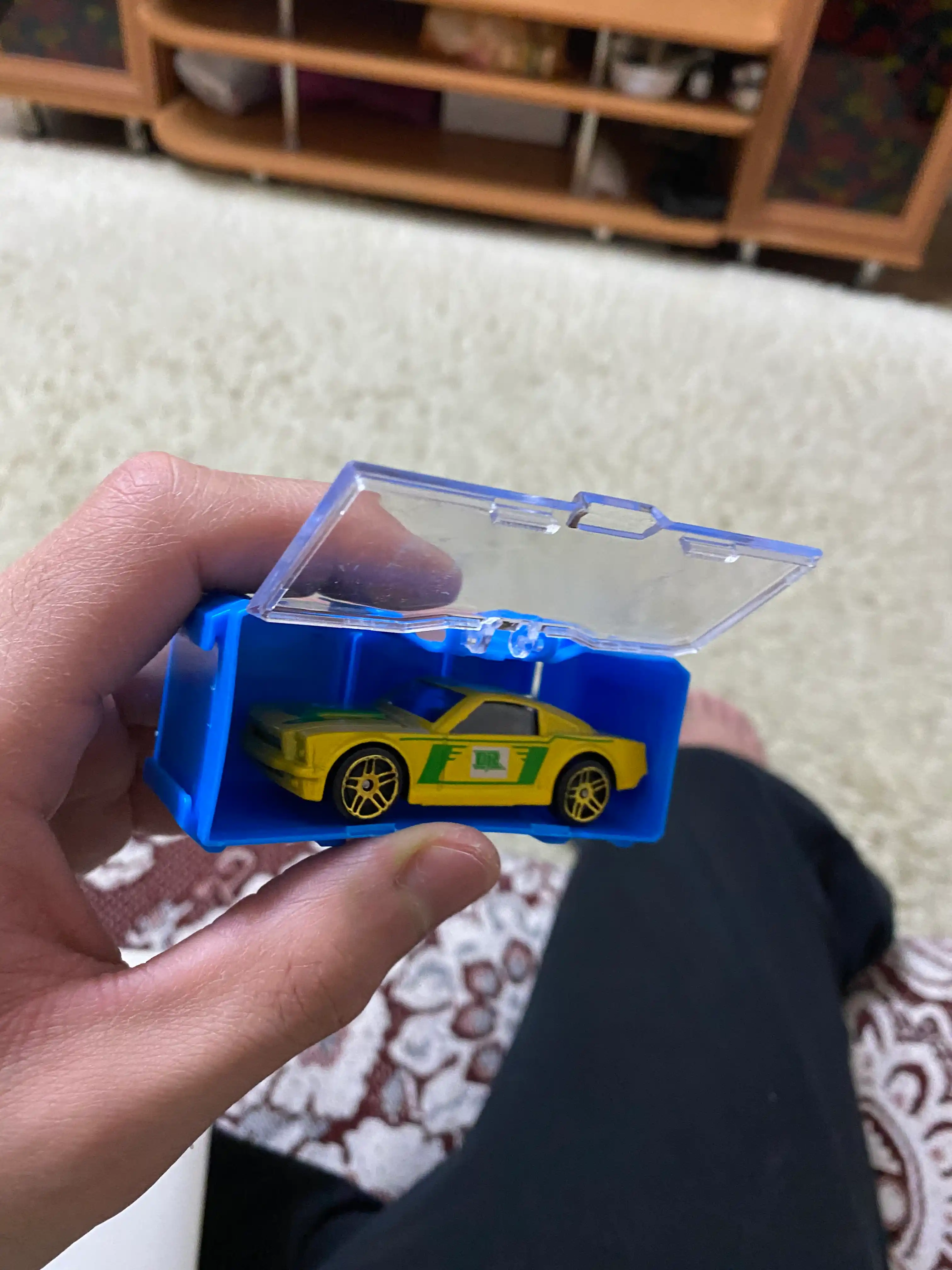 Metall mashinalar Hot Wheels stilida, to'plami 8 dona, konteynerlardan konstruktor