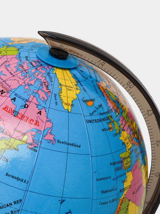 Jismoniy va siyosiy globus Globe, dumaloq ushagichda