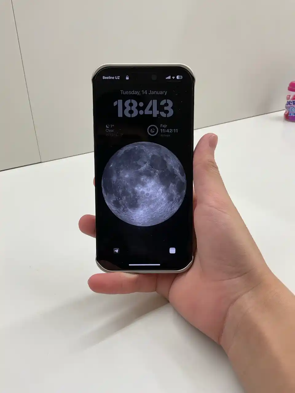 IPhone 14, 15, 16 Pro / Max, MagSafe uchun xushbo'y hidli charm metall g'ilof