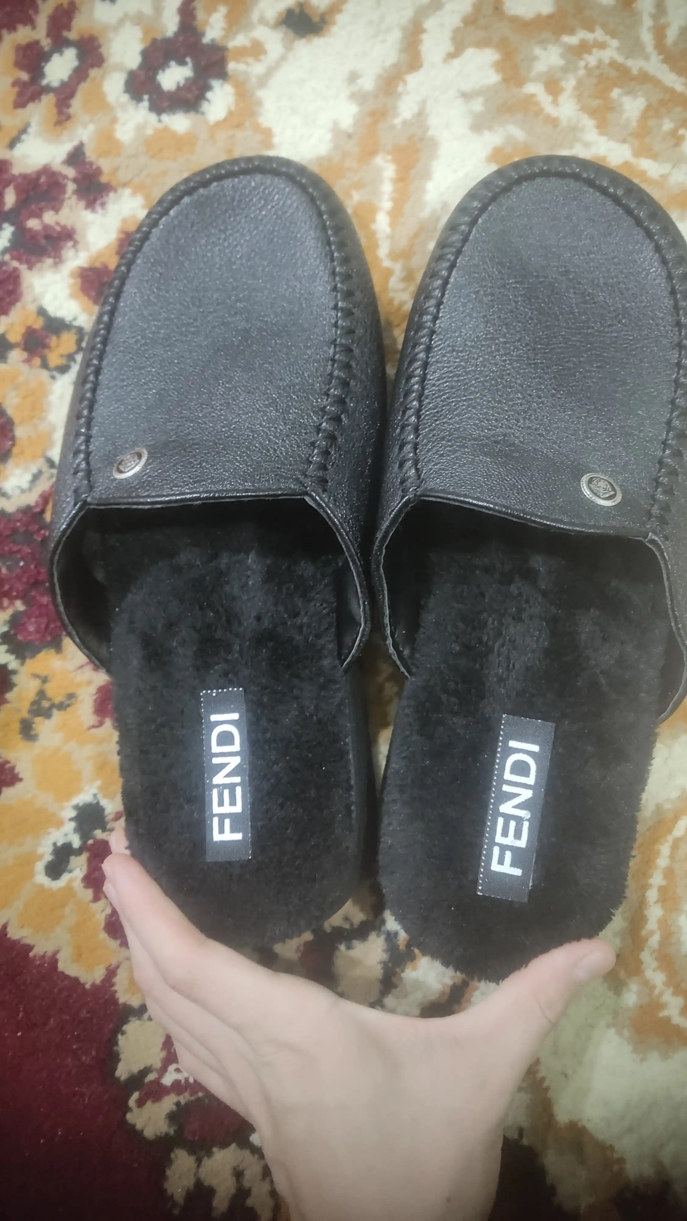 Erkaklar shippagi, eko charm, uyda va ko‘chada kiyish uchun