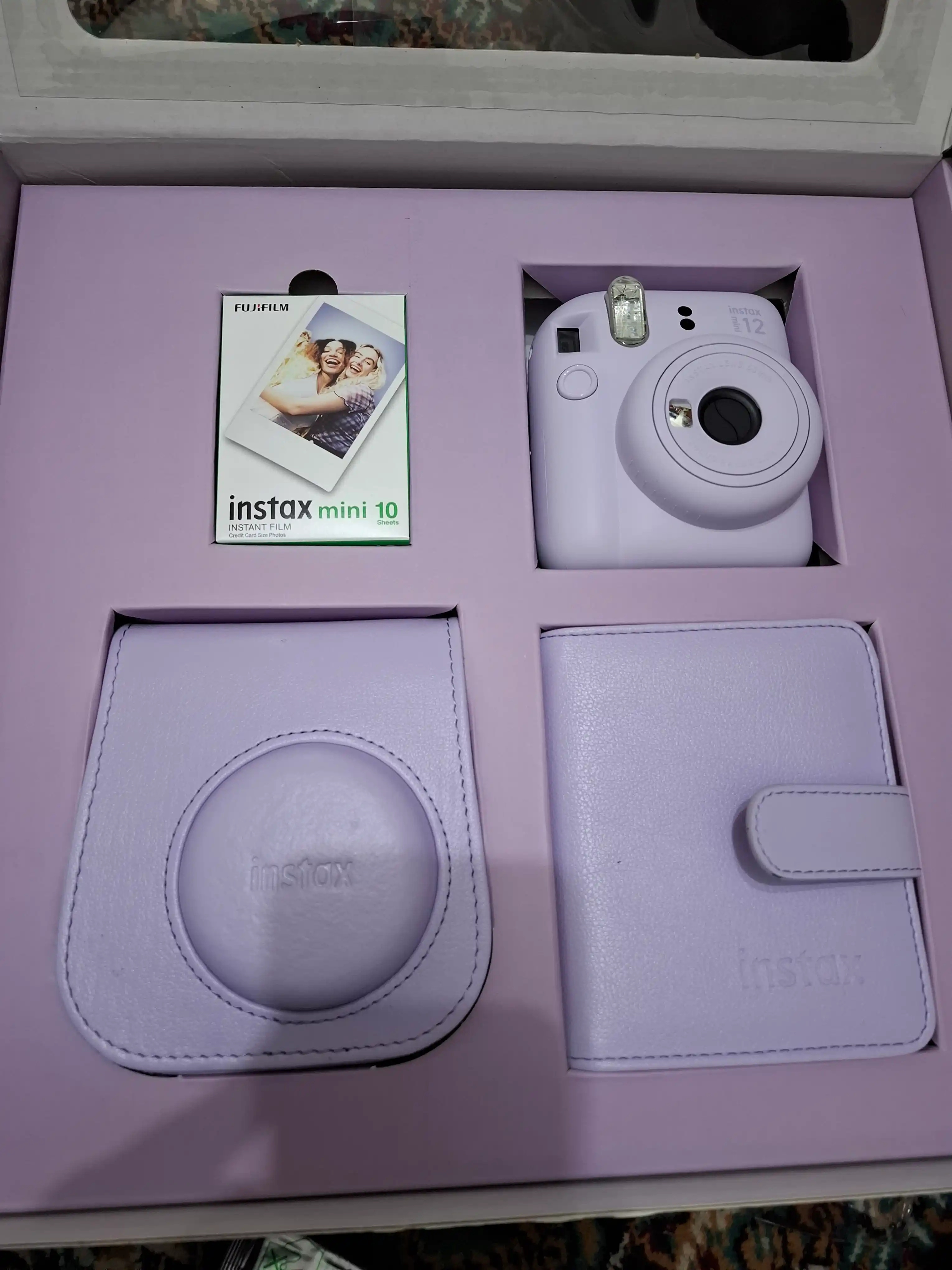 Подарочный набор Fujifilm Instax Mini 12, фотоаппарат Instax Mini 12 в комплекте