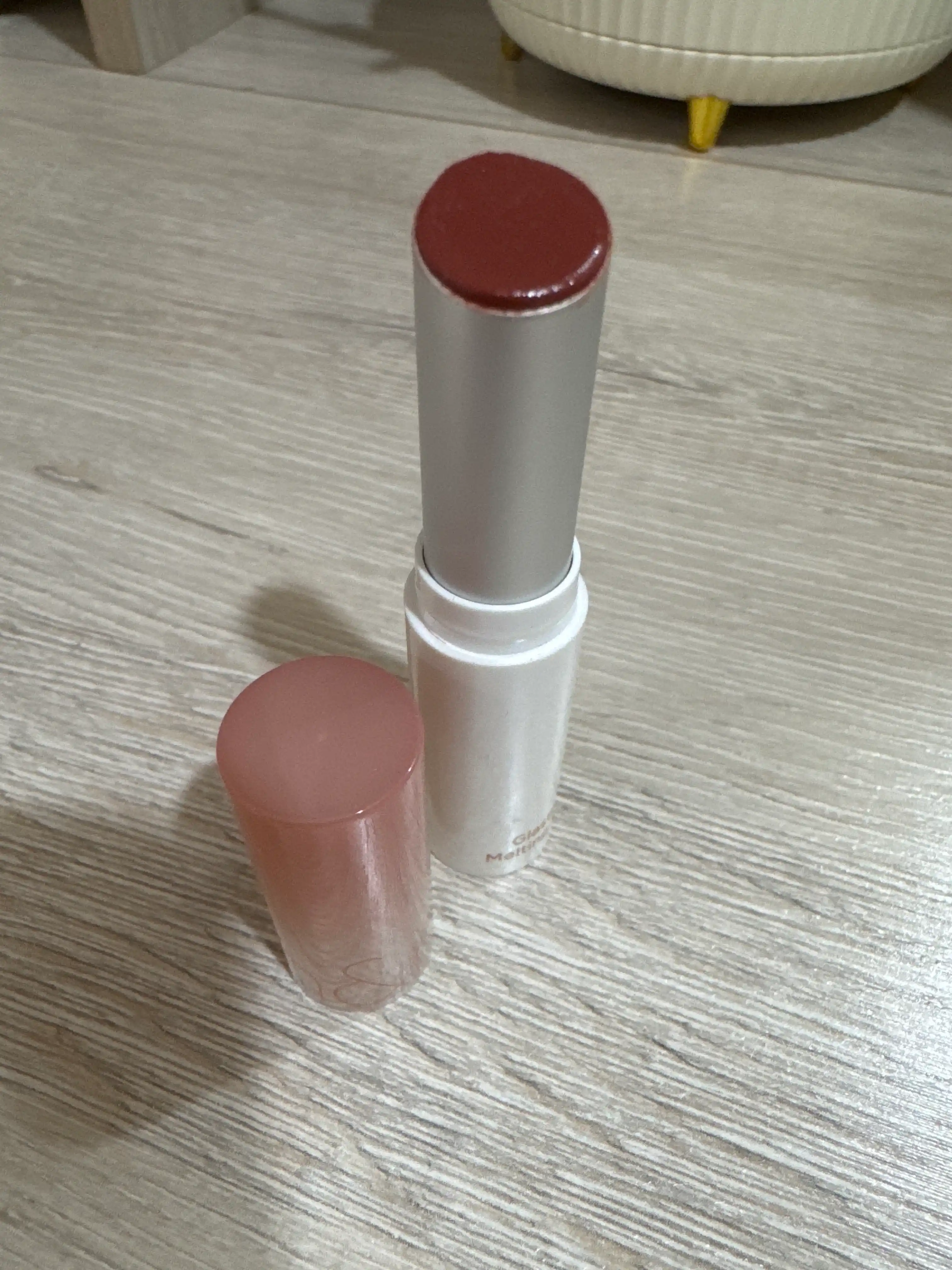 Lablar uchun eriydigan bo‘yoq balzami rom&nd Glasting Melting Balm