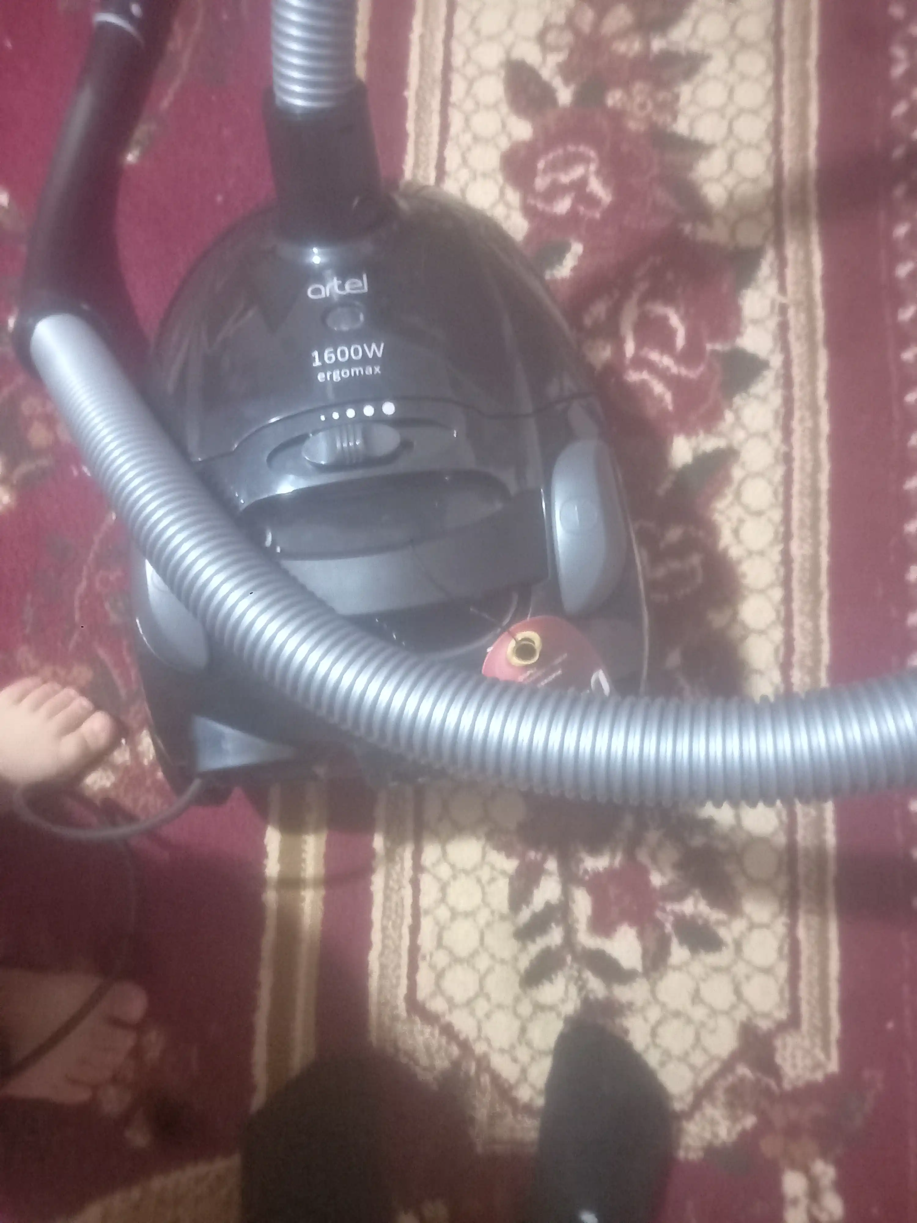 Пылесос Artel VCB0316, 1600 Вт
