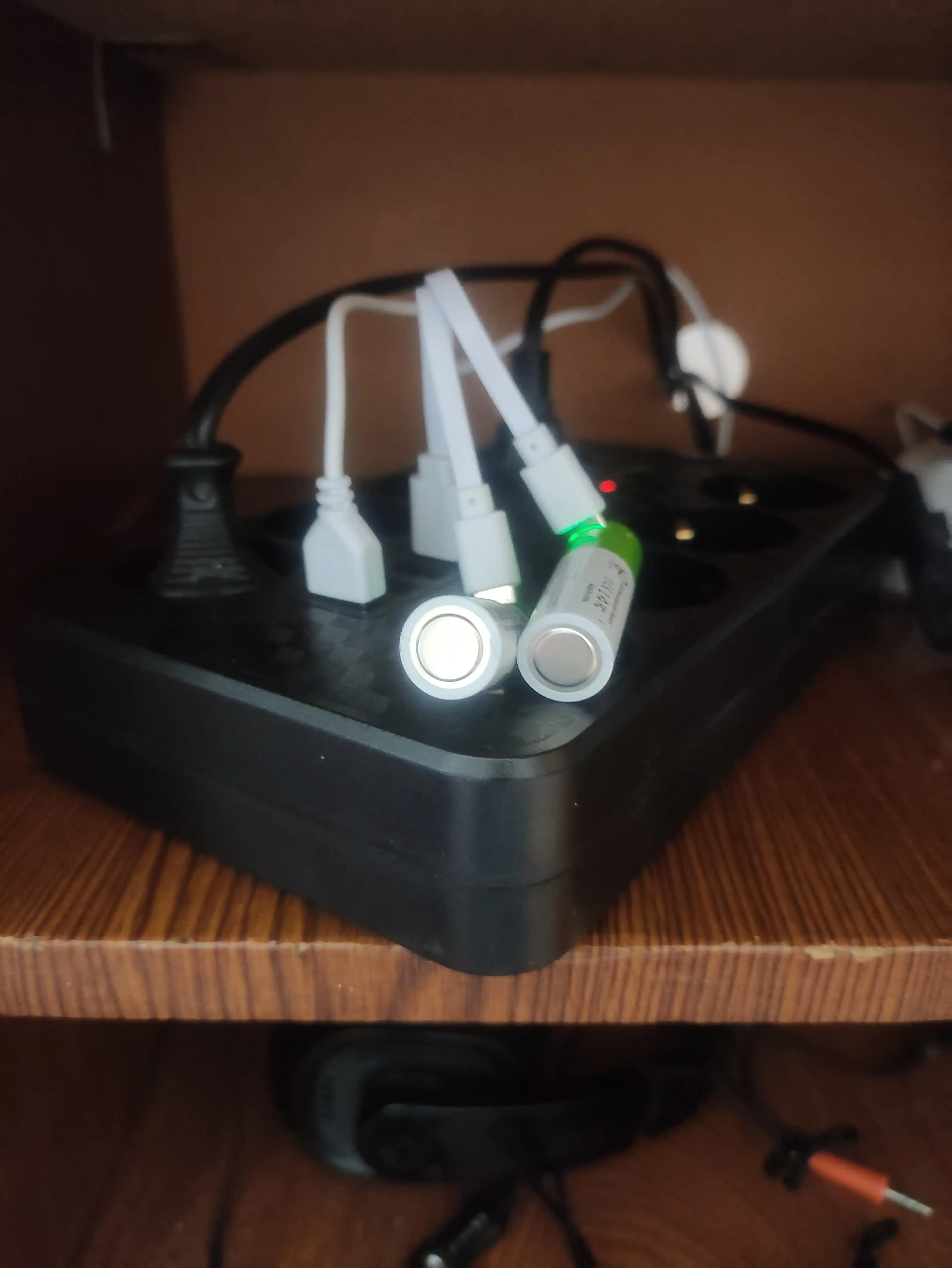 Qayta zaryadlanuvchi batareyalar AA/AAA, USB zaryadlovchi Type-C