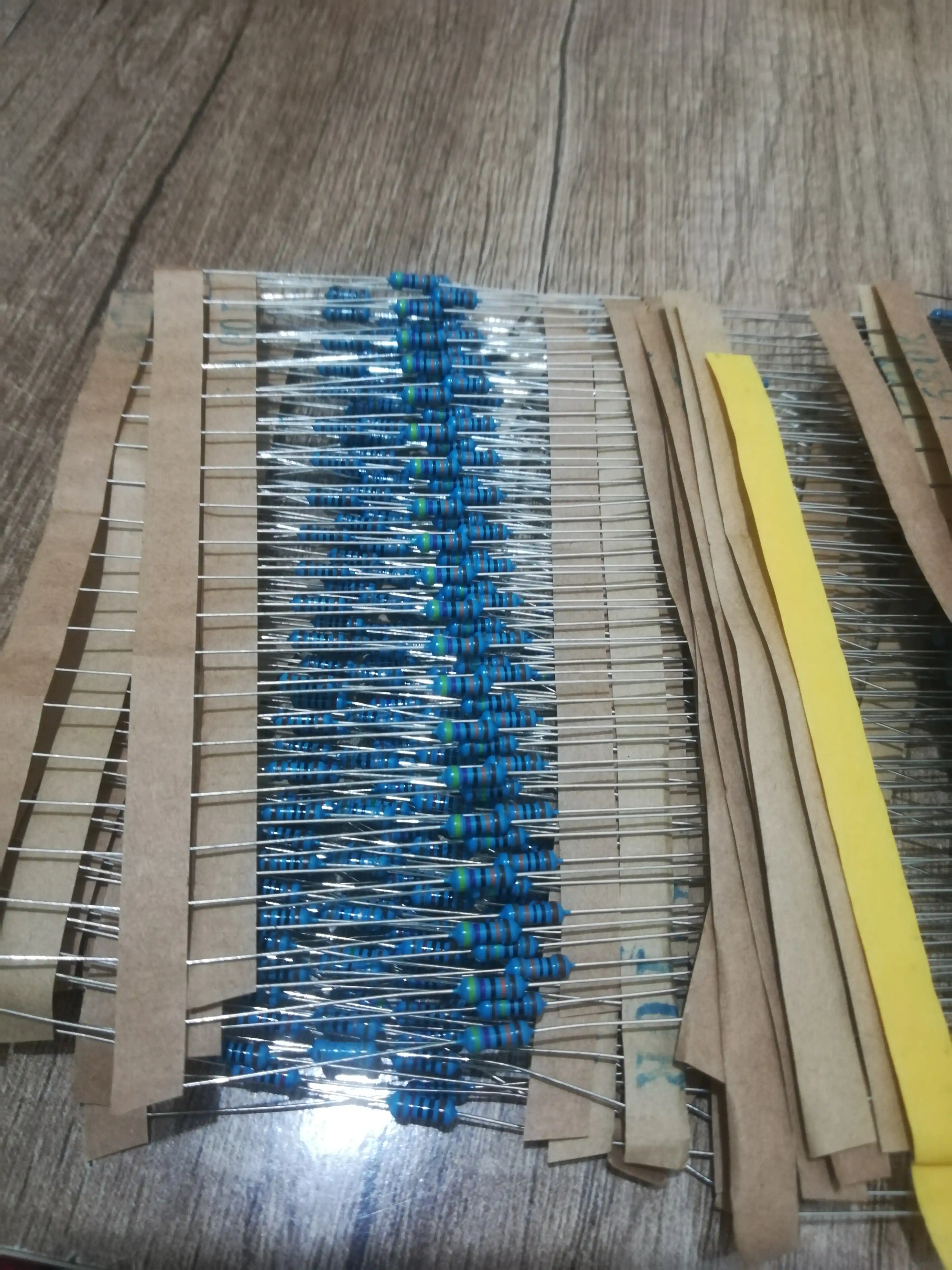 Rezistorlar to'plami, 30 xil, har biri 20 dona, 1/4 Vt