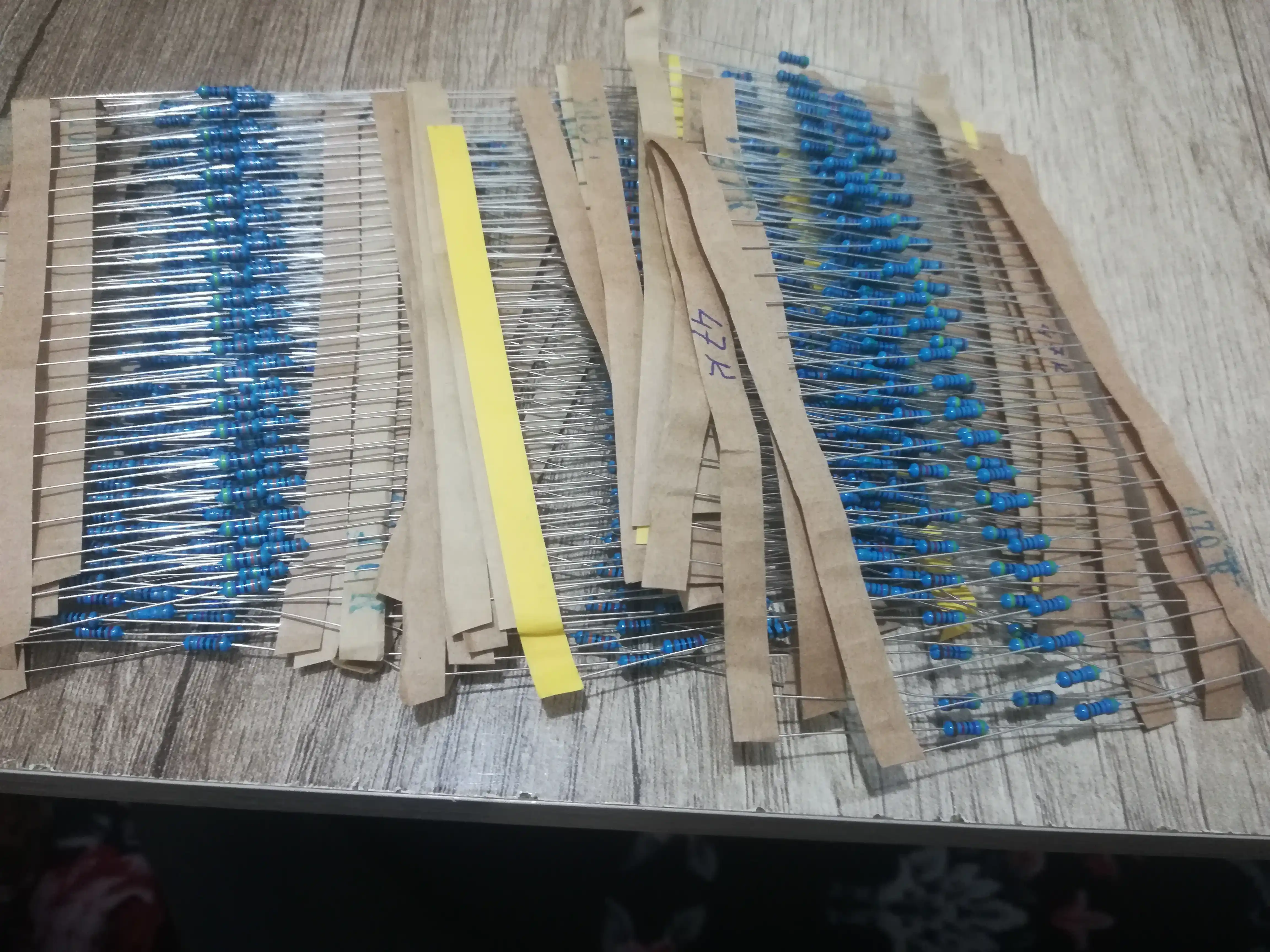 Rezistorlar to'plami, 30 xil, har biri 20 dona, 1/4 Vt