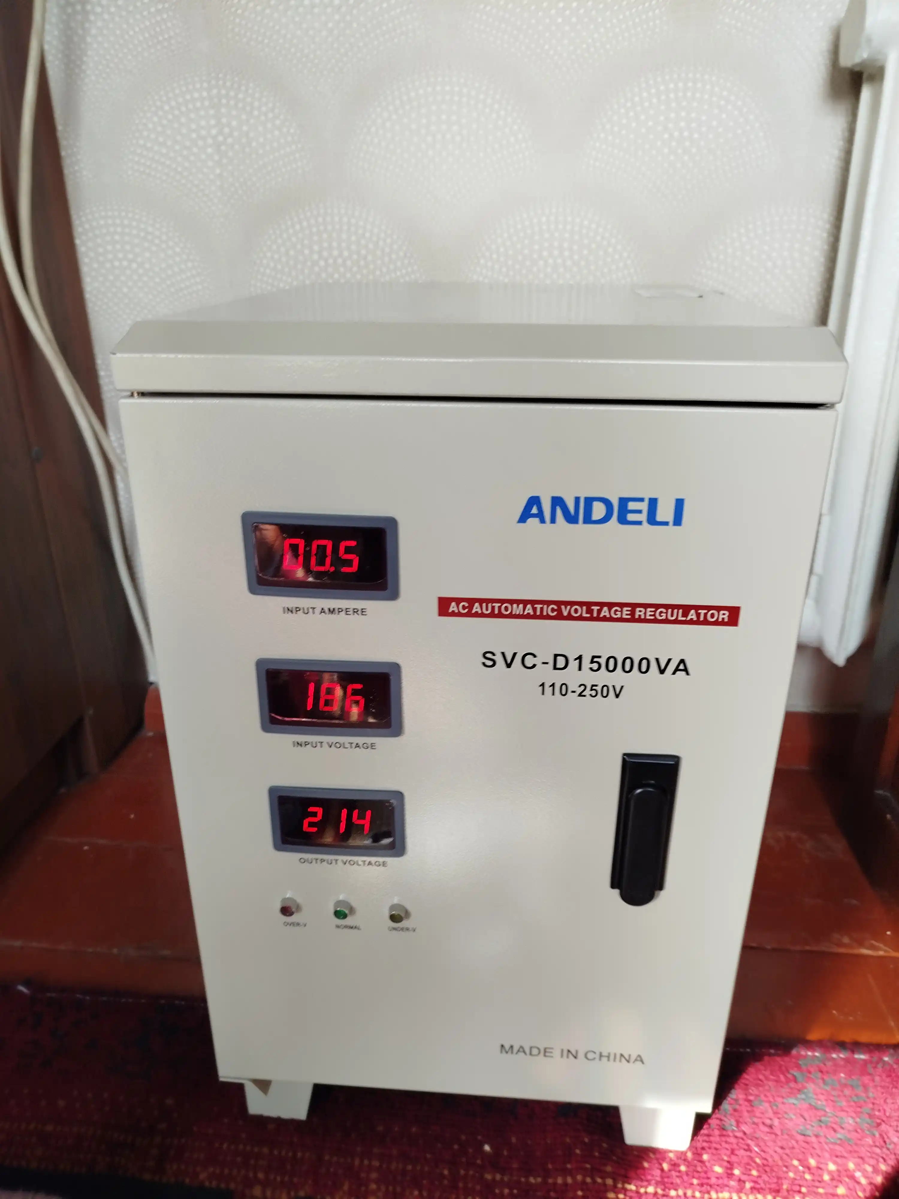 Avtomatik voltaj stabilizatori Andeli SVC-D 15000VA, 15 kW, 220 volt