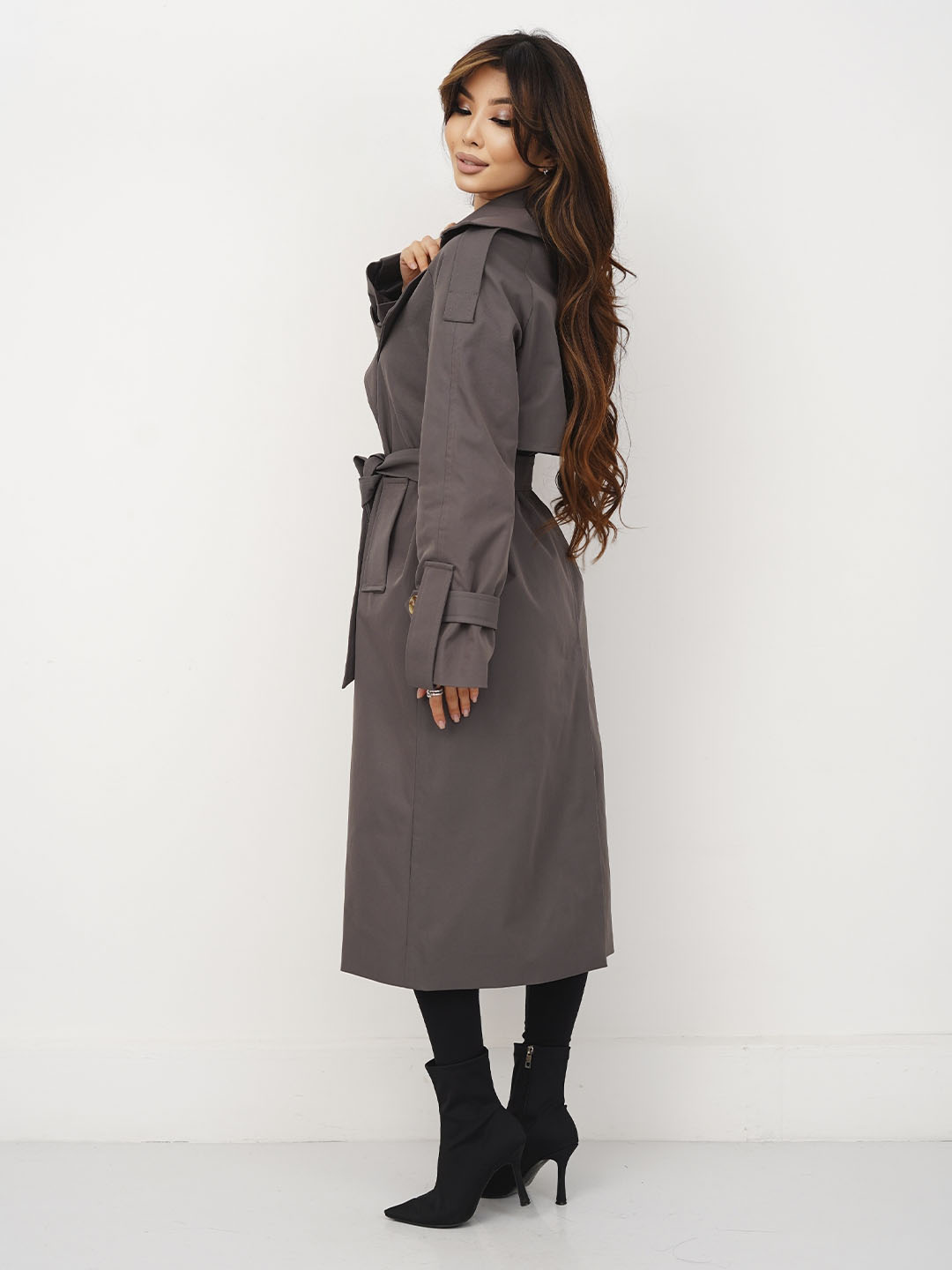 Ayollar trench plashi