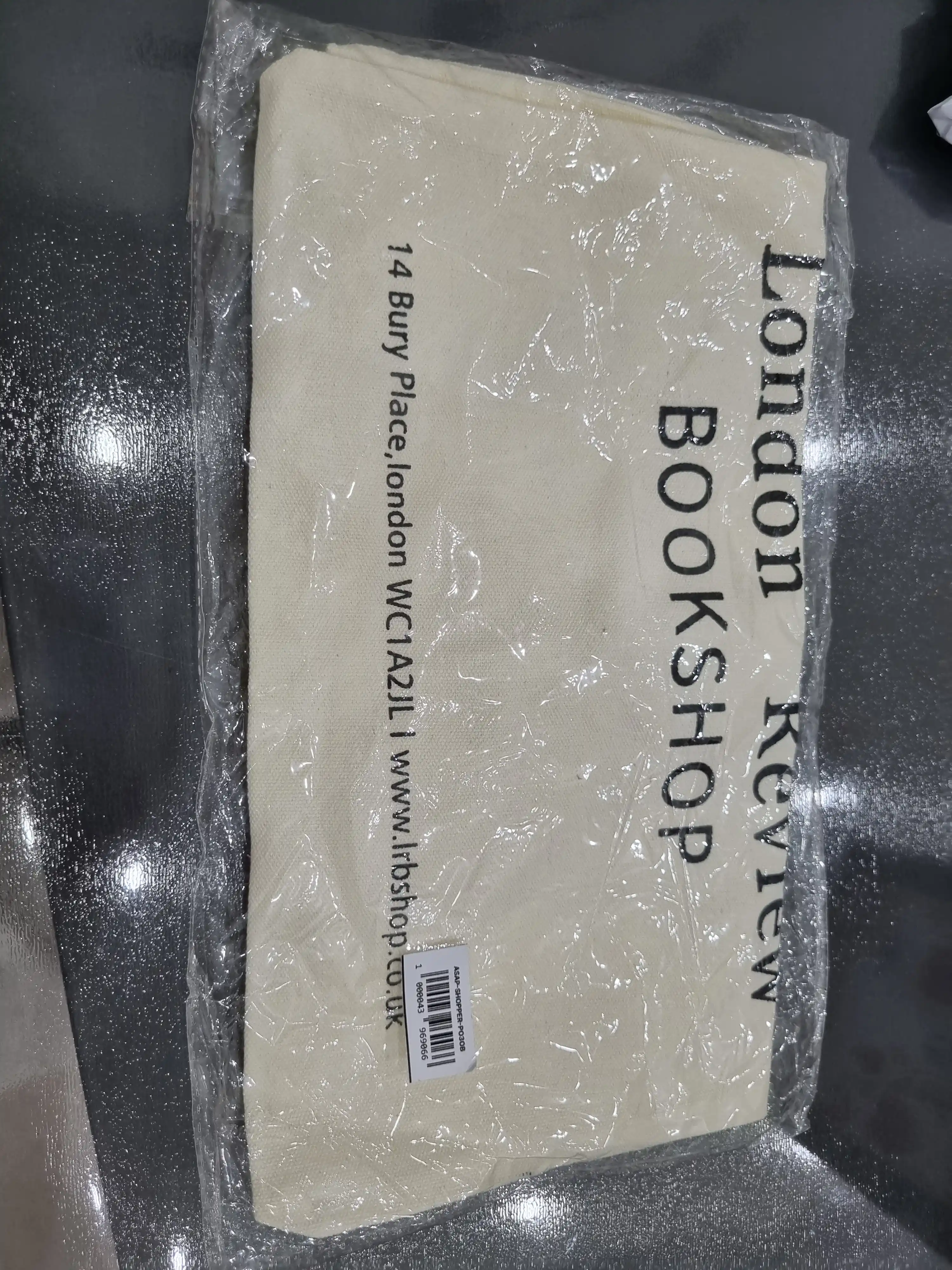 Ayollar sumka-shopperi yelka orqali, printi bor