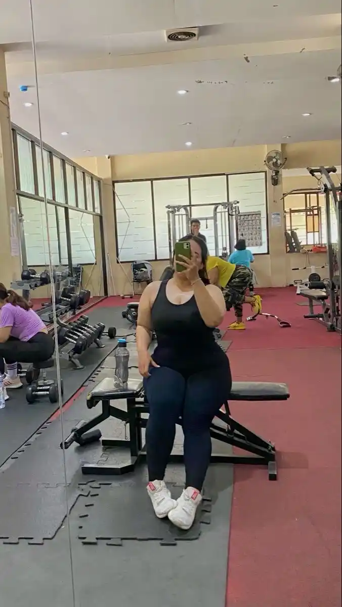 Ayollar uchun sport leggingslari, losinlar va velosipedka shortilar, fitnes uchun kiyim