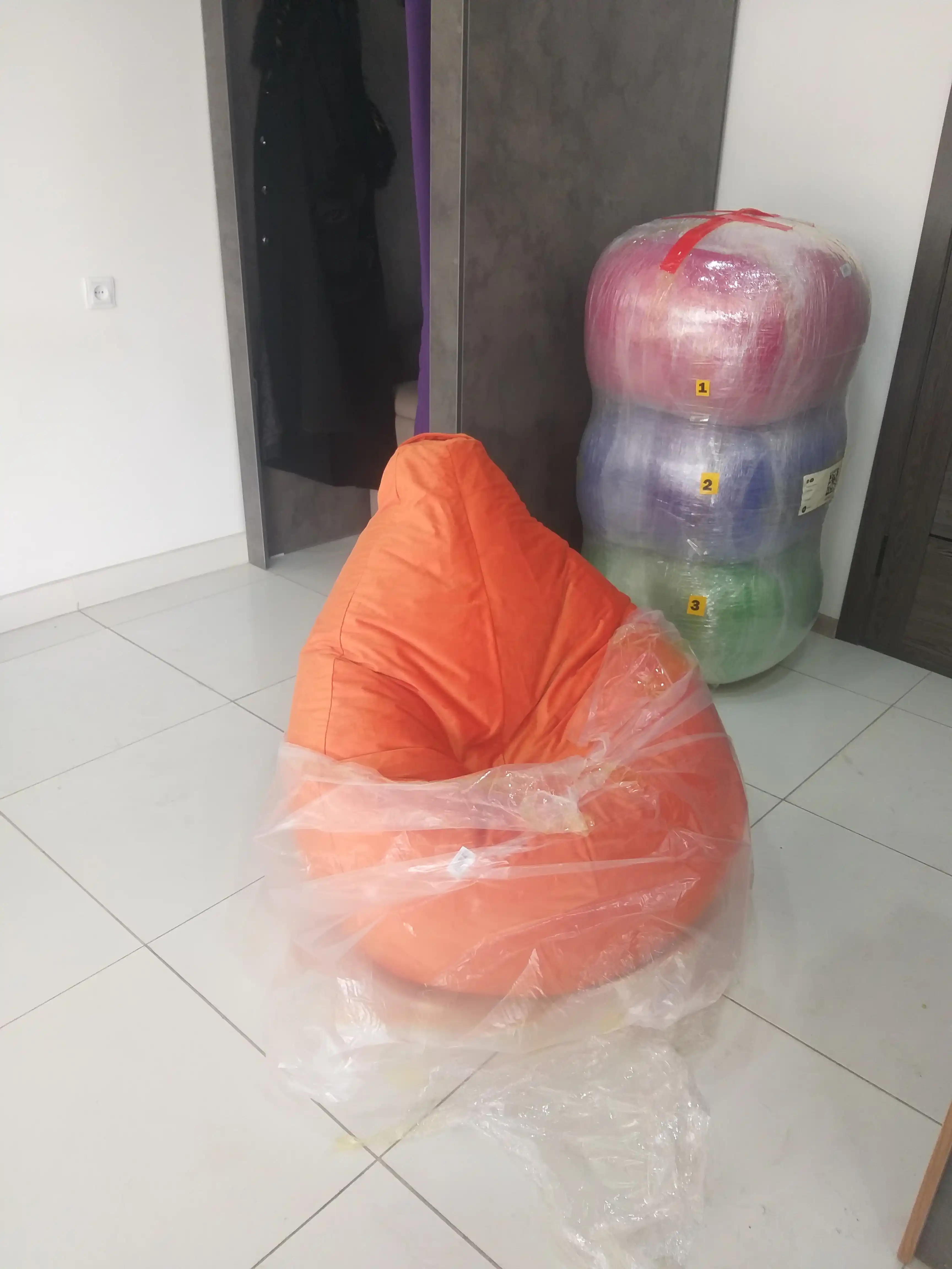 Ramkasiz kreslo qop Binbeg XXL velyurdan, nok shaklida