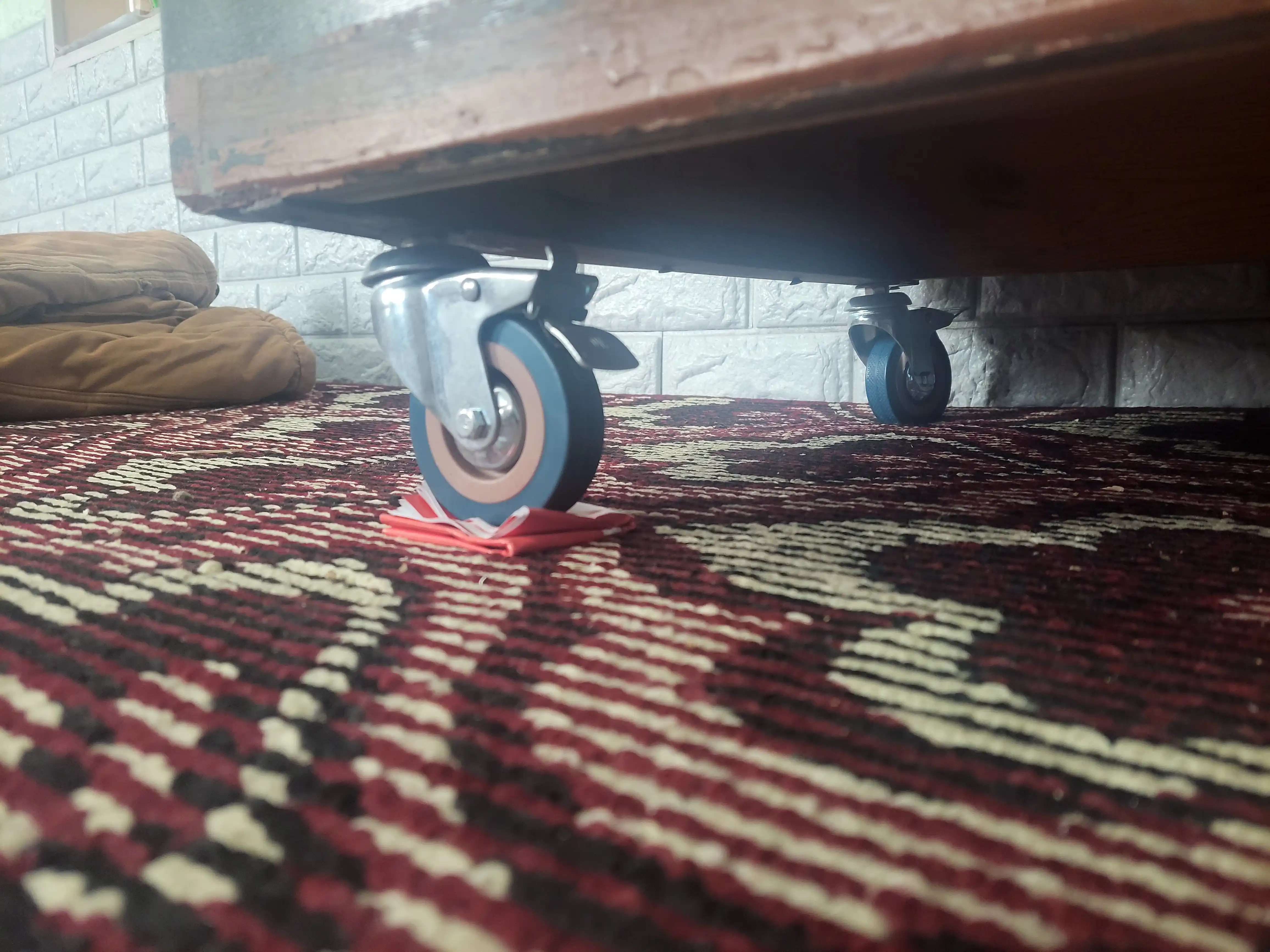 G'ildirakning aylanadigan pinli, tormozi, D 75 mm, D 50 mm