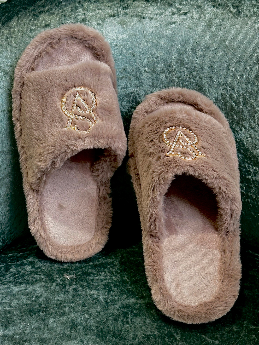 Viktoriya Pratt yalangoch Qizlarning shaxsiy fotosuratlari va videolari