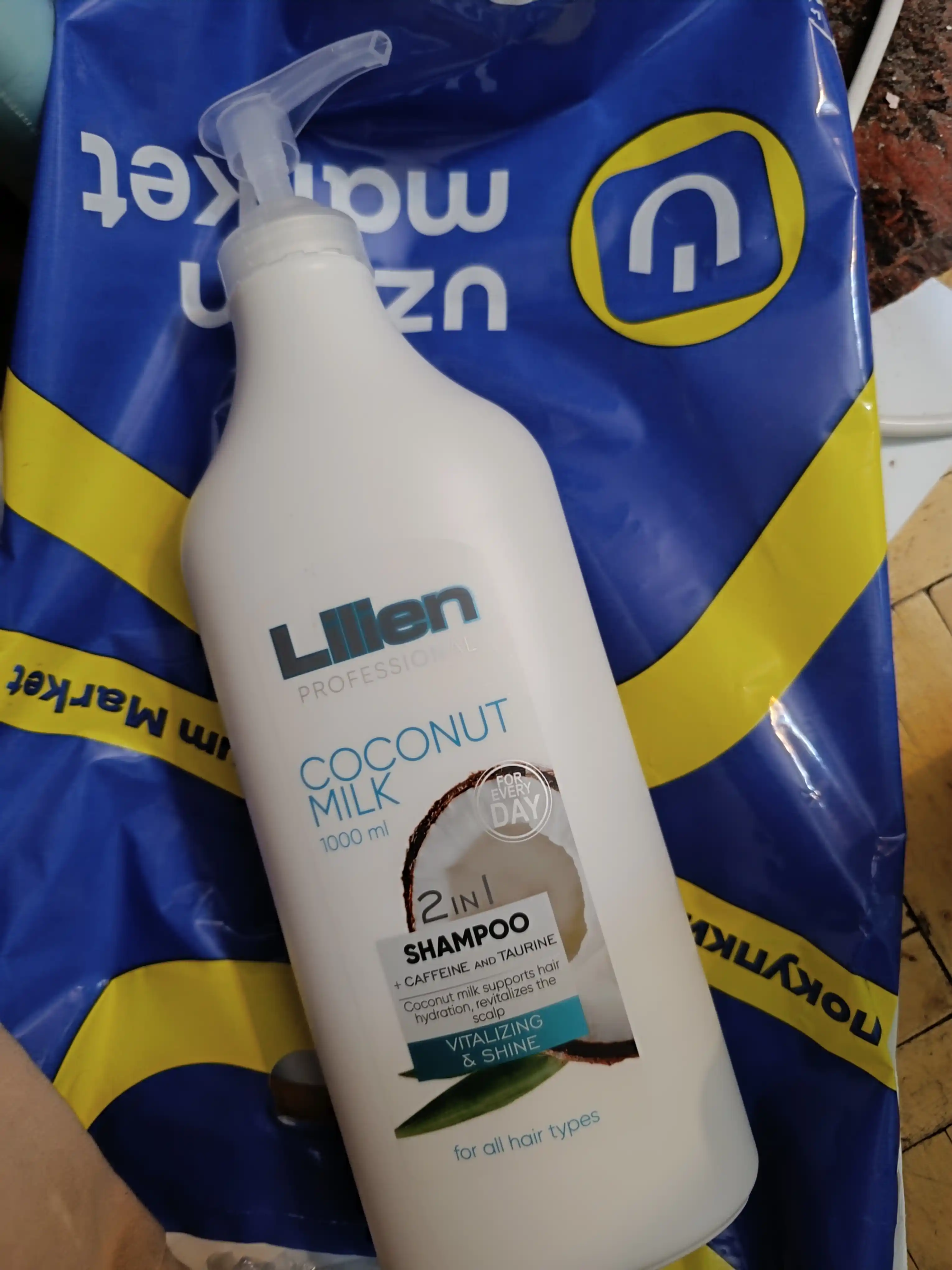 Hamma soch turlari uchun professional shampun Lilien Coconut milk 2 tasi 1 da, 1 litr