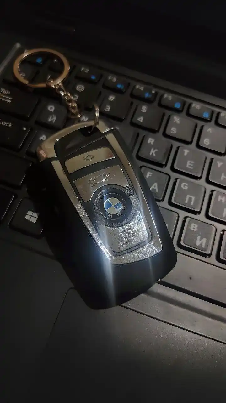 USB 3.2 32 GB, 64 GB, 128 GB fleshka, pult ko‘rinishida, shaxsiy kompyuter va avtomobil uchun tezkor xotira
