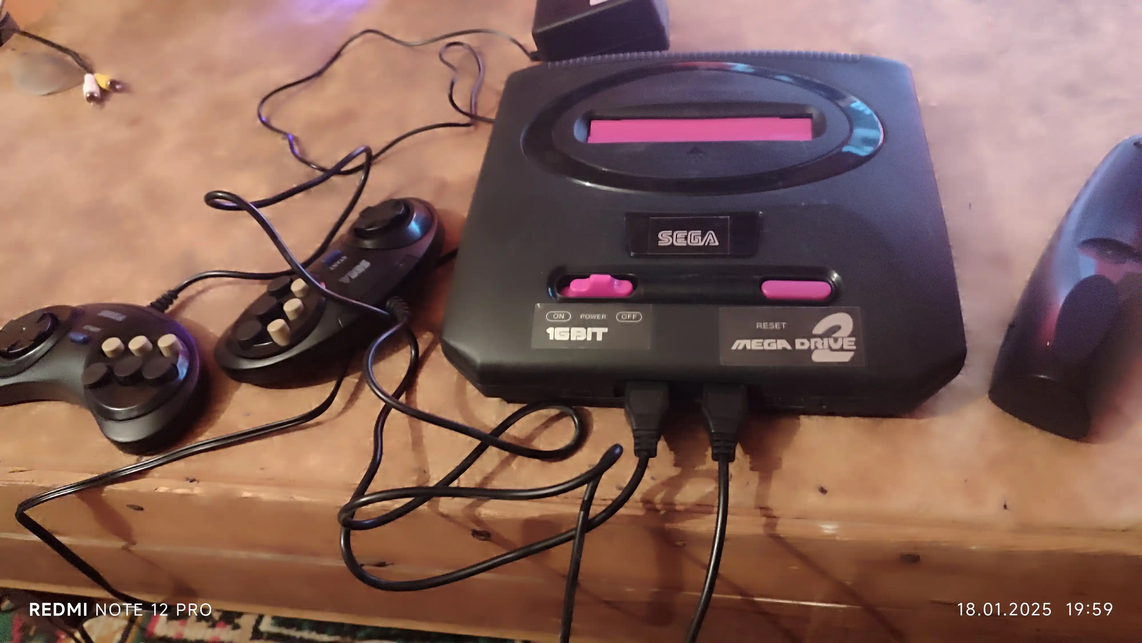 O'yin pristavka Sega Mega Game va 246 o'yin