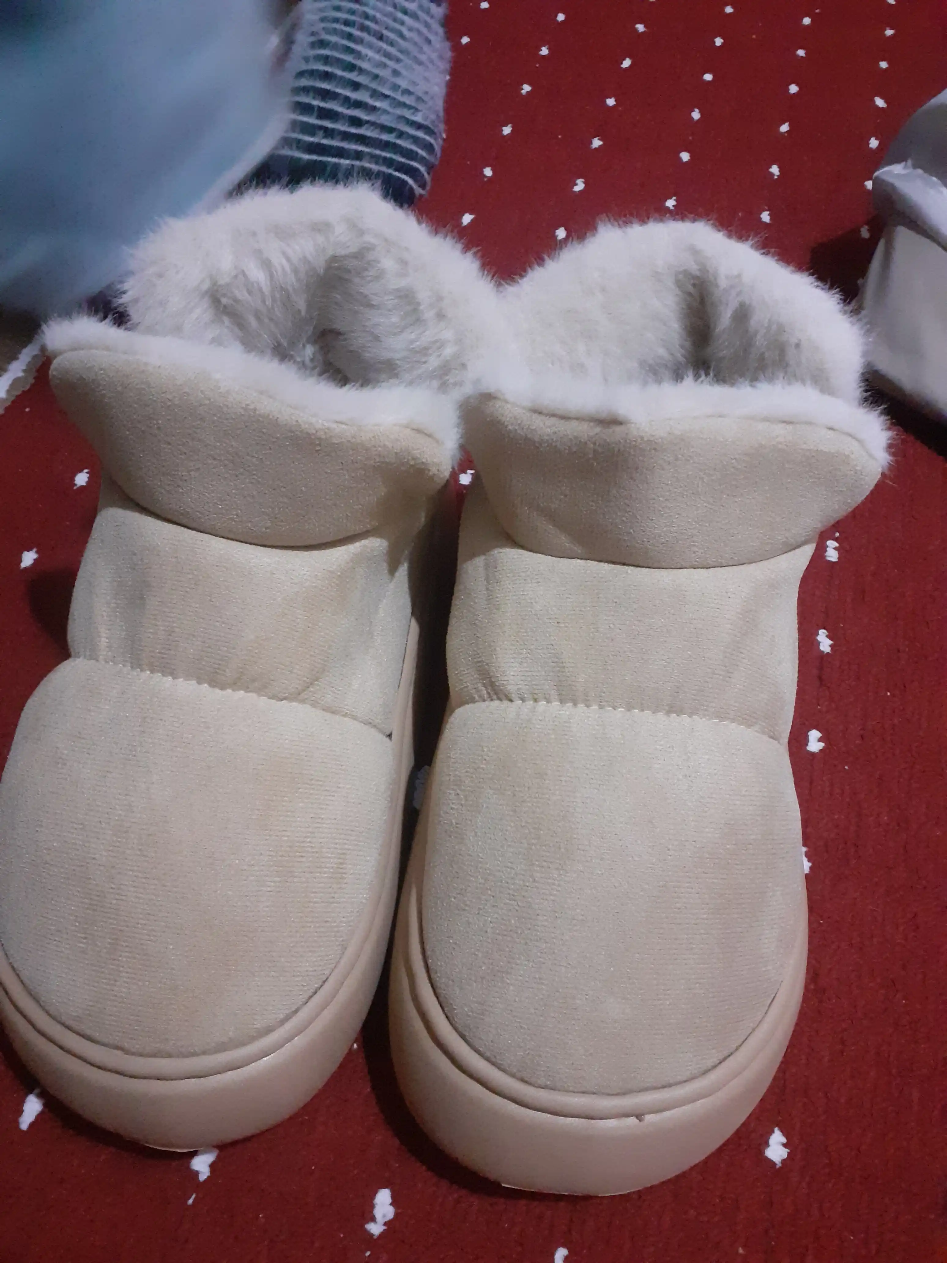 Uggi ayollar uchun, kalta, mexli, 36-37, 38-39, 40-41