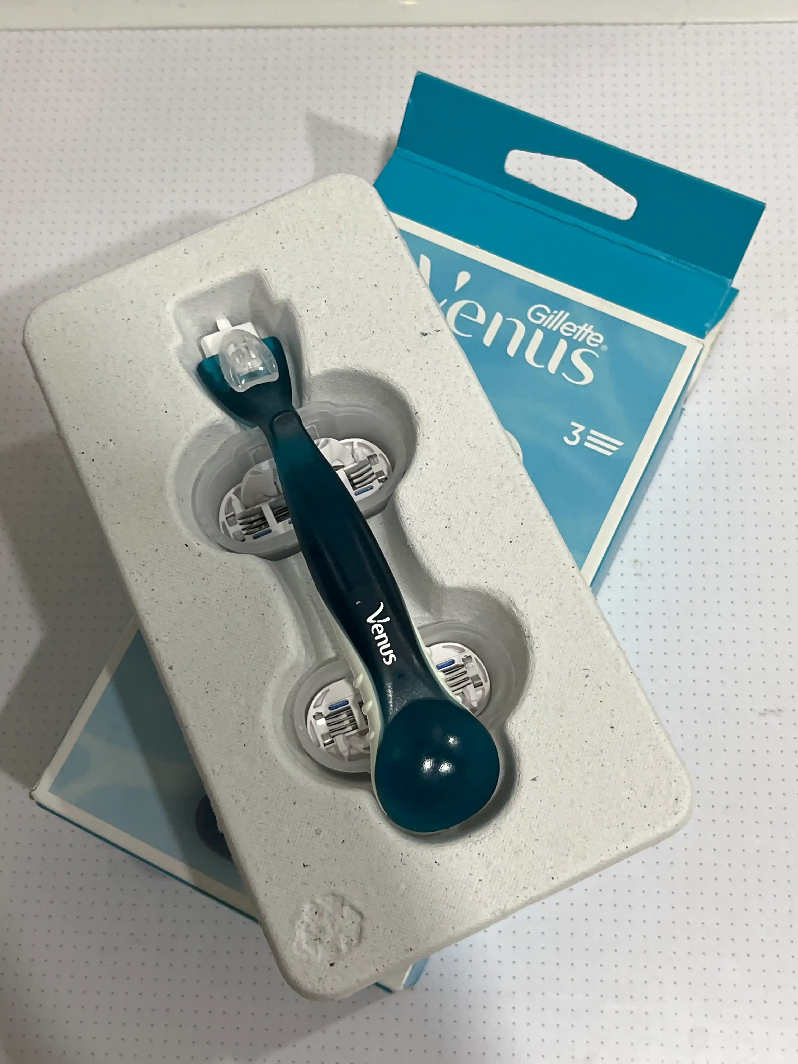 Женская бритва Venus Smooth, с 2 сменными кассетами