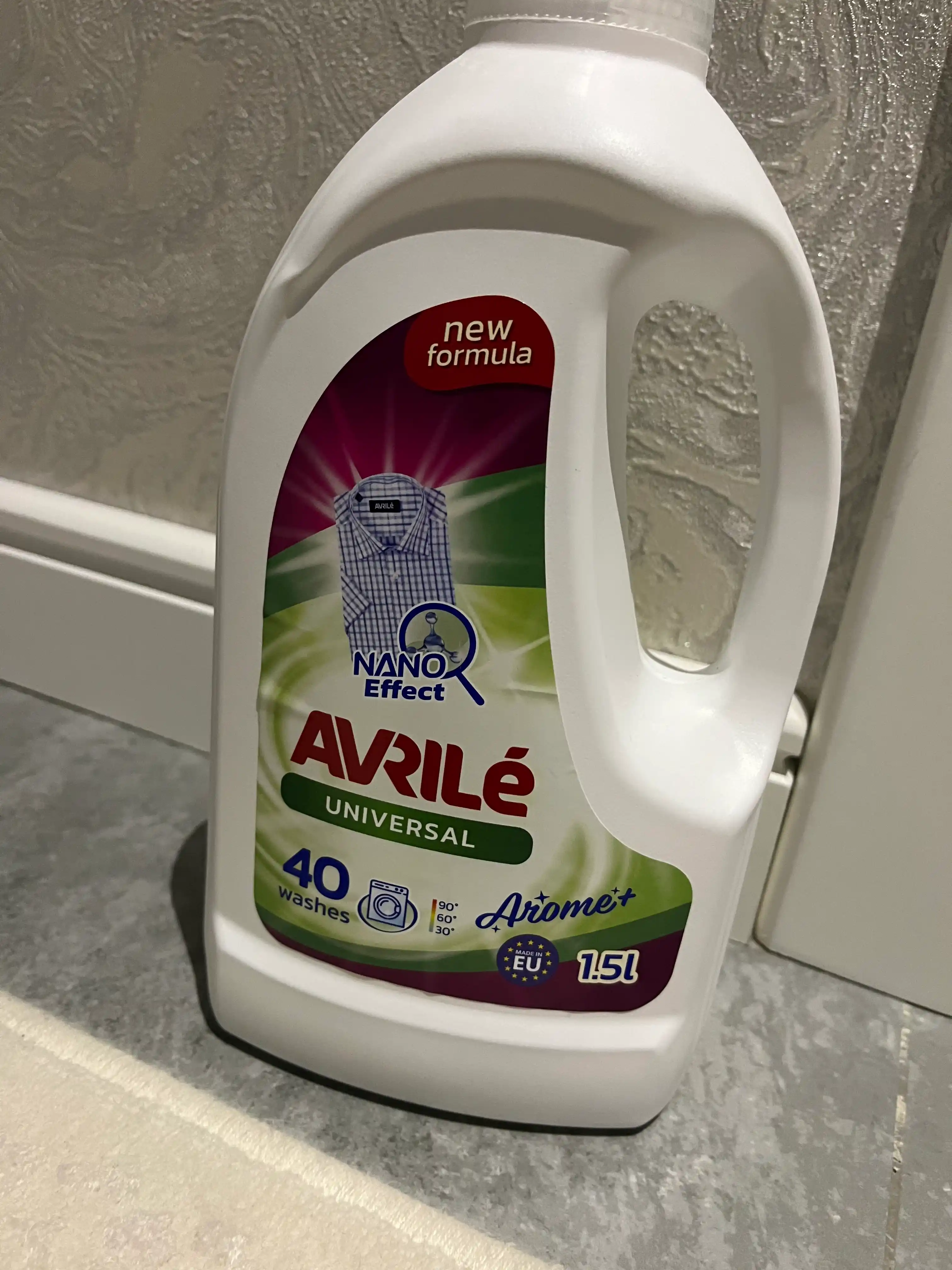 Парфюмированный гель для стирки белья Avrile Universal Arome