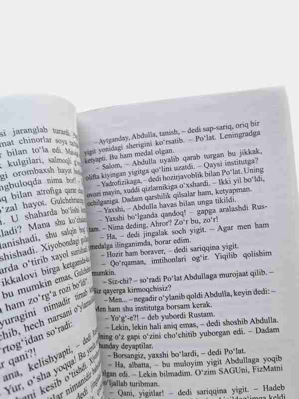 Chiroyli yalangoch kokrakli seksual qiz