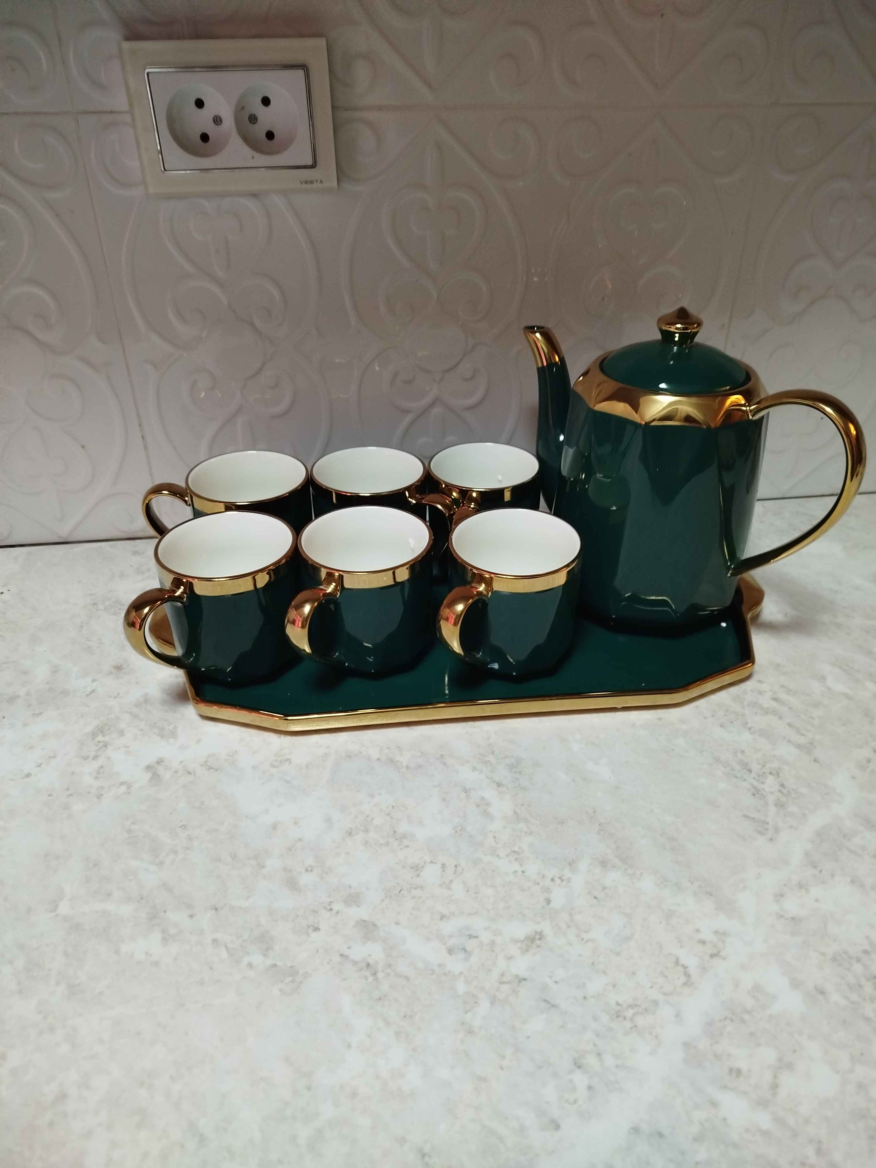 Чайный сервиз, чайник + 6 кружек