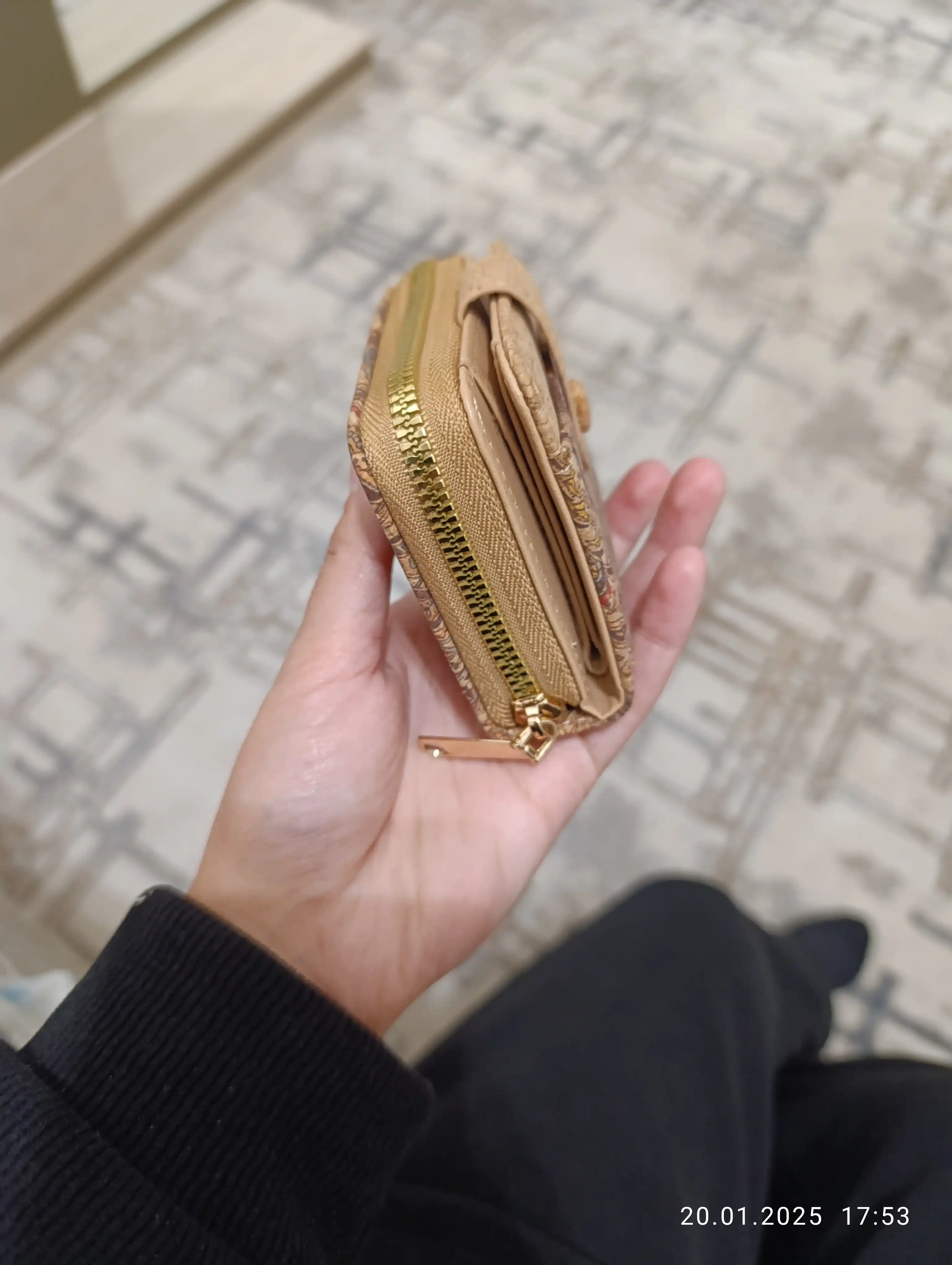 Milliy dizayndagi kichik ayollar hamyoni