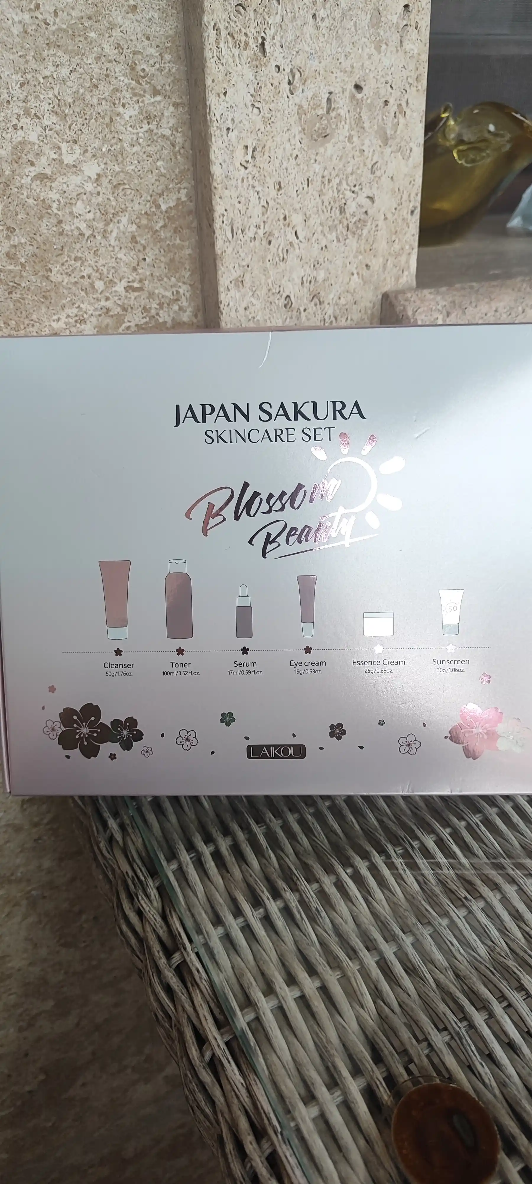 Набор для ухода за лицом Laikou Sakura, уходовая косметика, подарочный набор для женщин