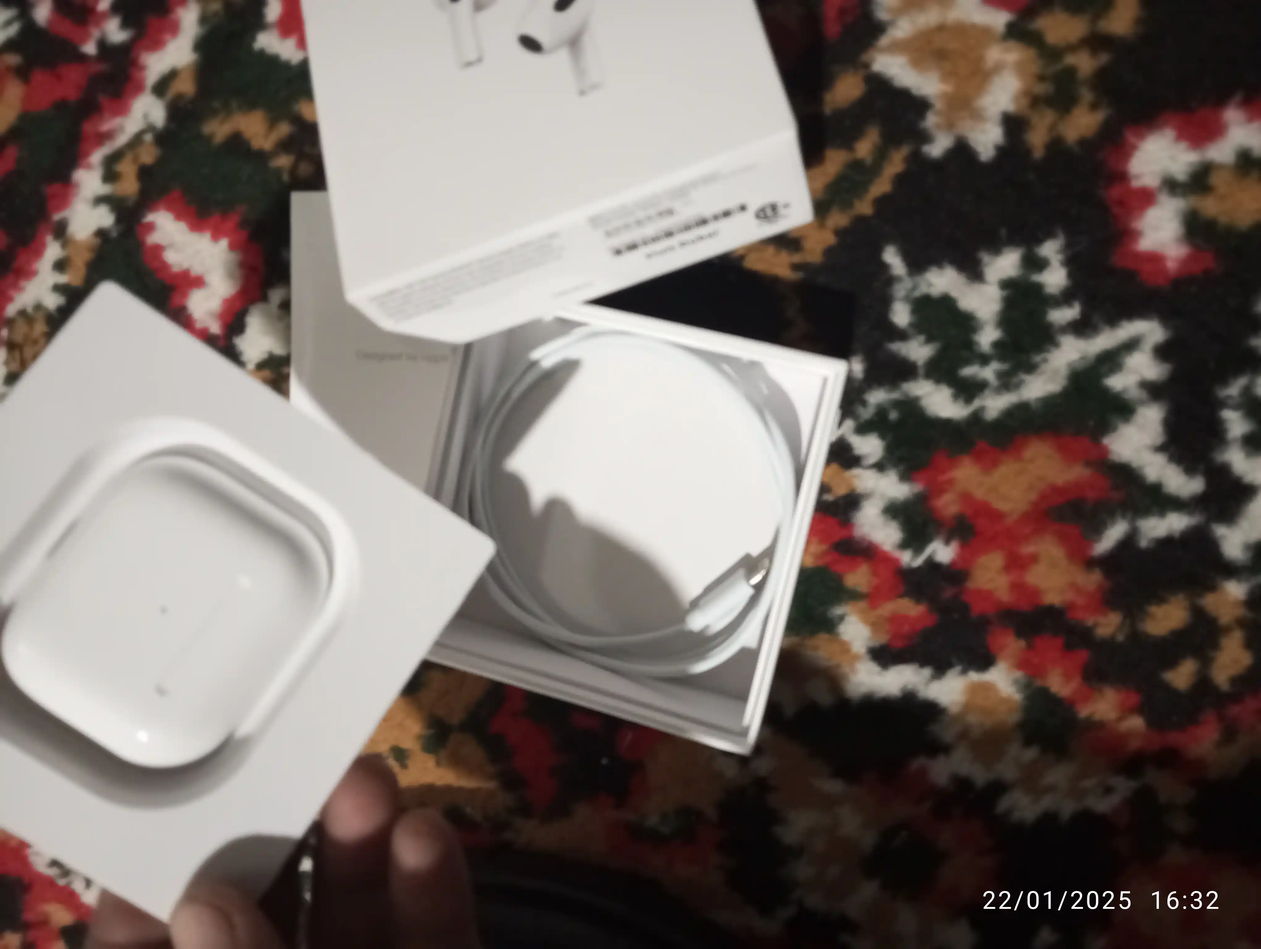 Simsiz quloqchinlar Pods 3, sensorli, iPhone va Android uchun mos keladi