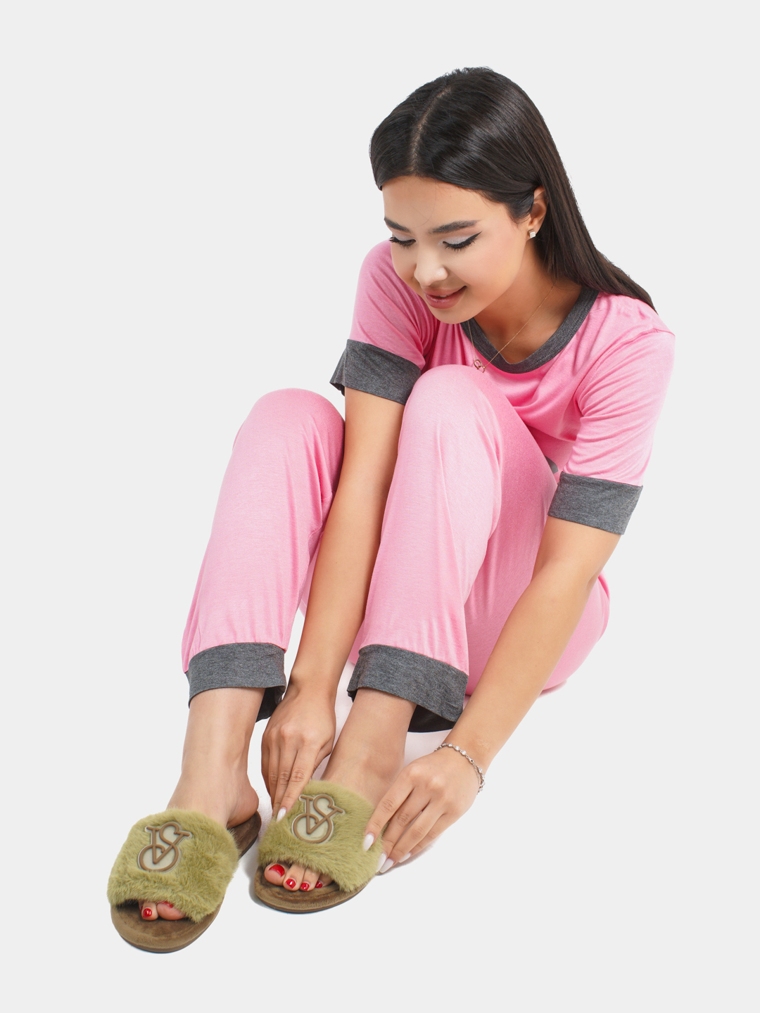 Mink paltoli ayollar pornosi