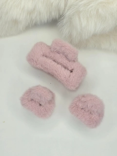 Розовый