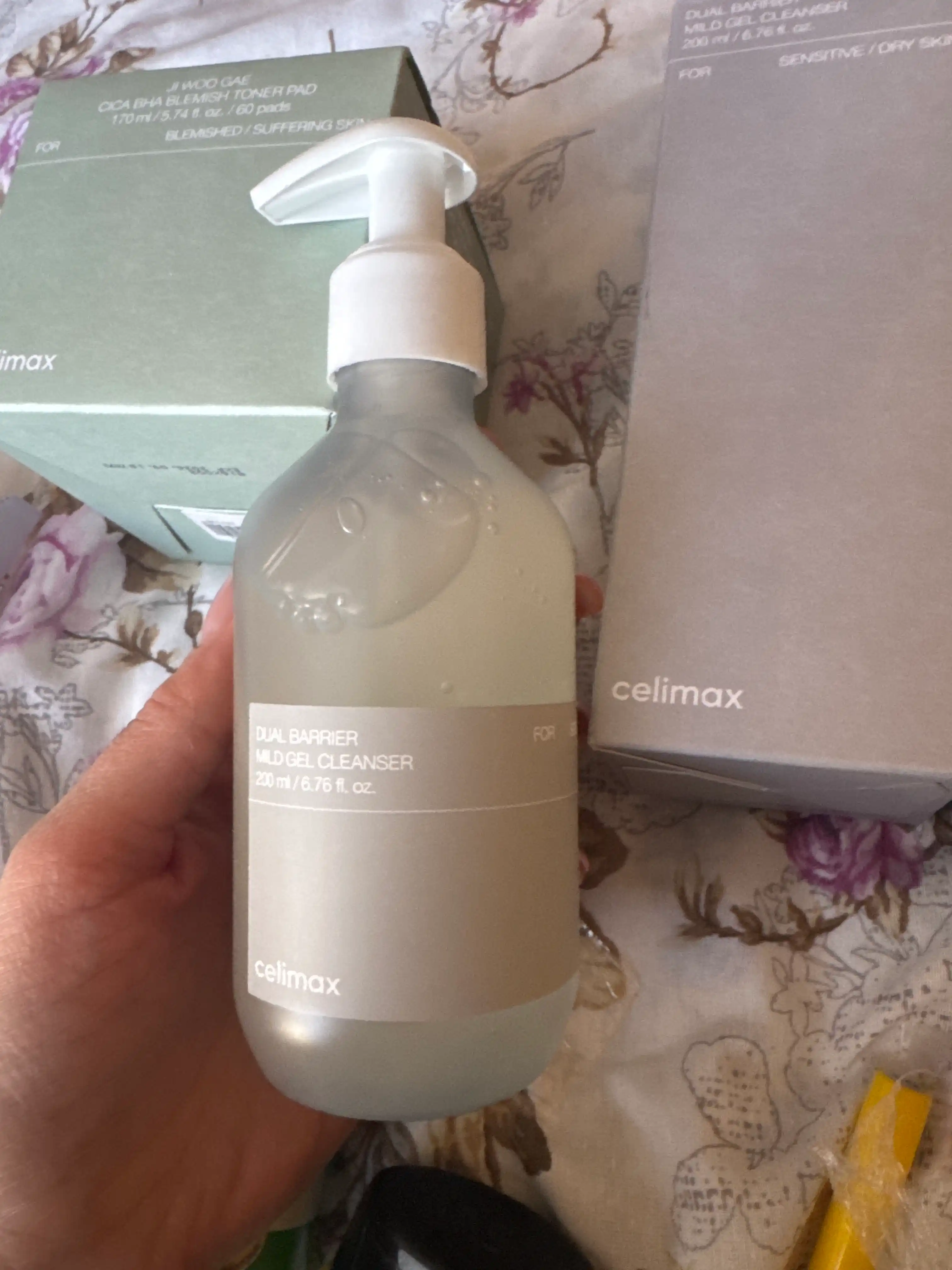 Гель - пенка для умывания, с комплексом церамидов, Celimax Dual Barrier Mild Gel Cleanser