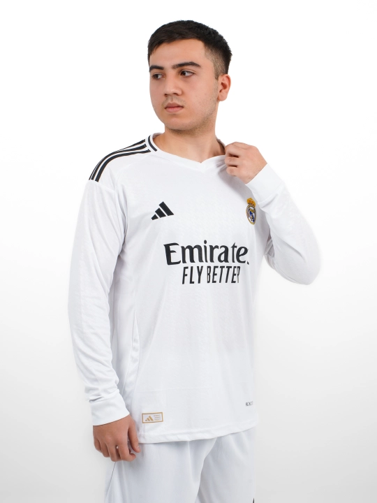 Futbol yengli formalari "Real Madrid", uy va safar uchrashuvlari uchun 24 / 25