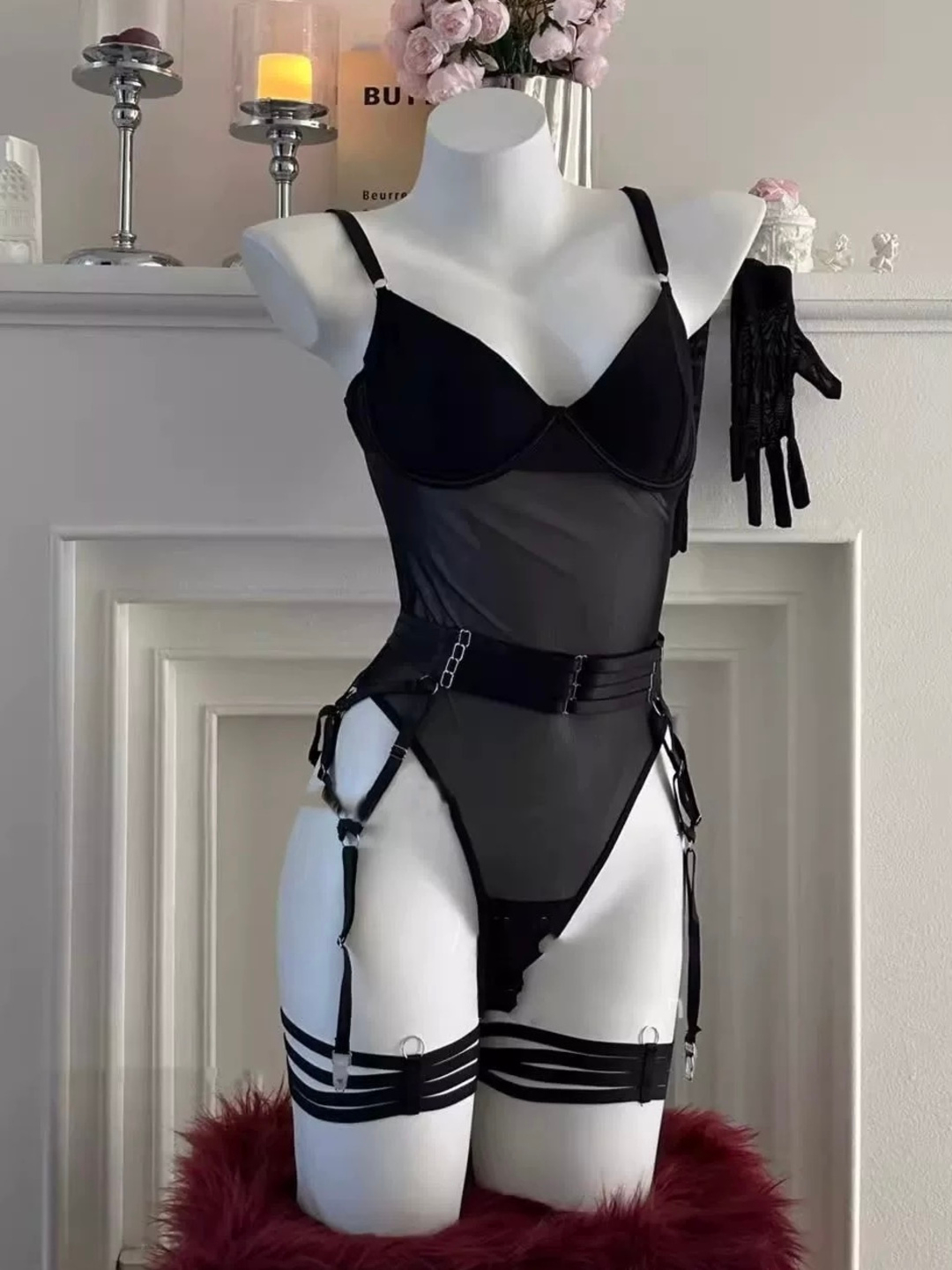 Ichki kiyim va külotlarning erotik fotosuratlari Transvestitga portlatishni bering