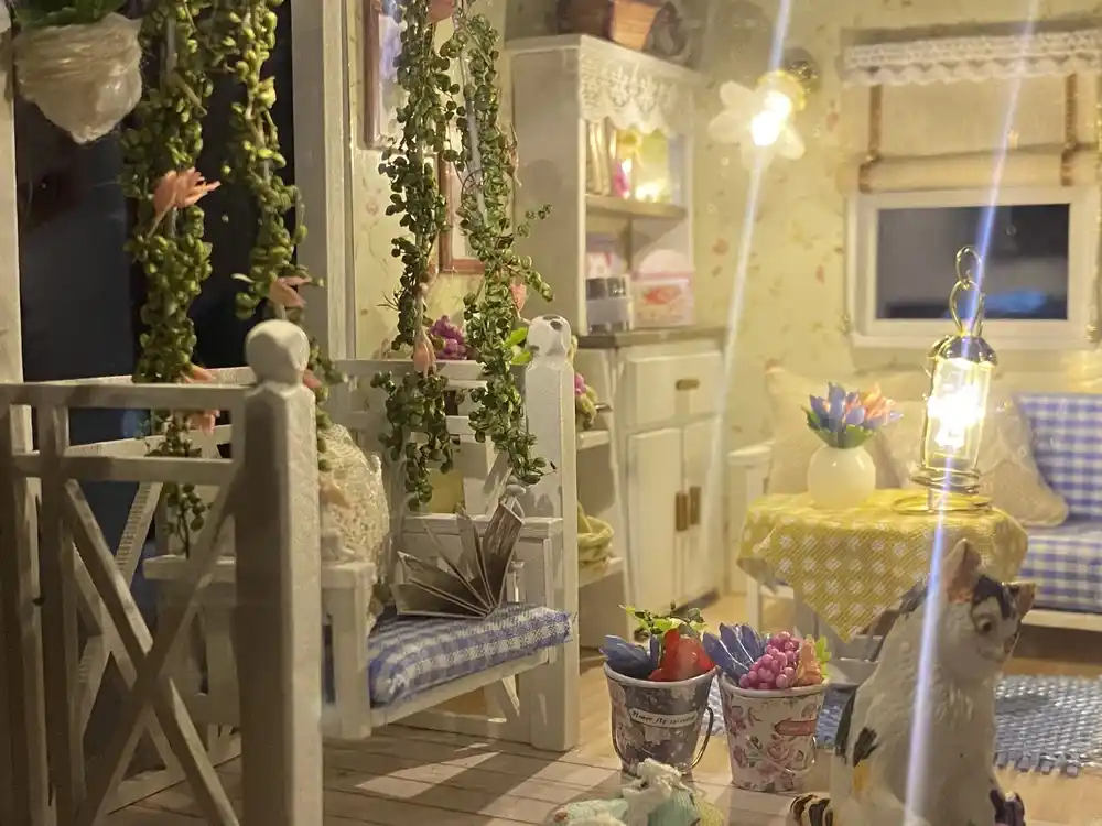Rumboks DIY "Mushukcha yotoqxonasi" yoritgich bilan, konstruktor, rus tilidagi ko'rsatma